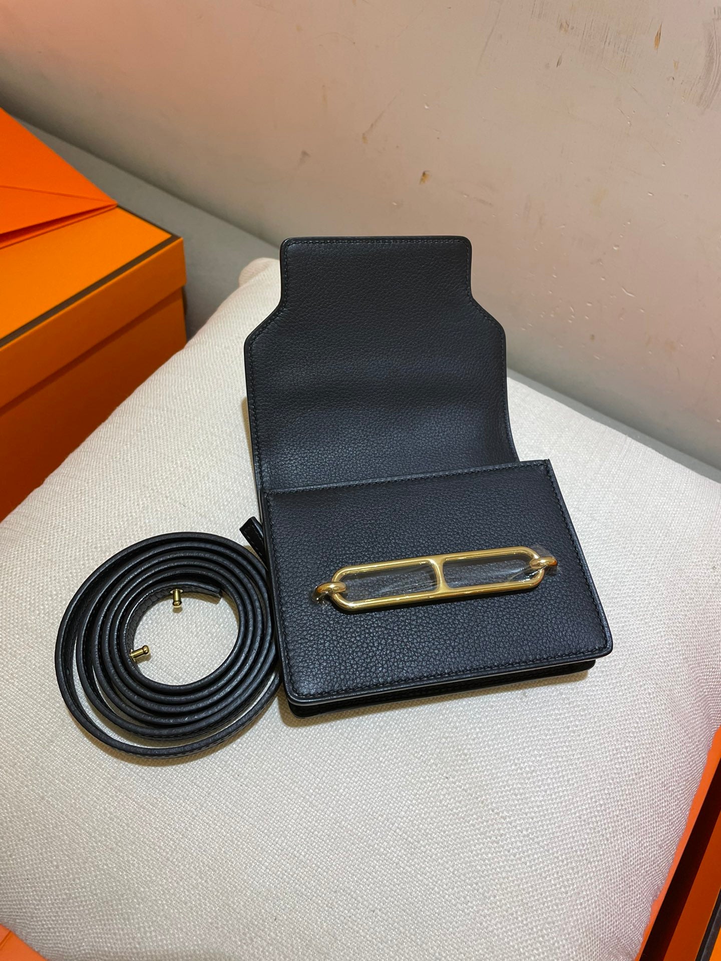 HM RoulisSlim Wallet 12.7 Black Calfskin - Gold hardware
