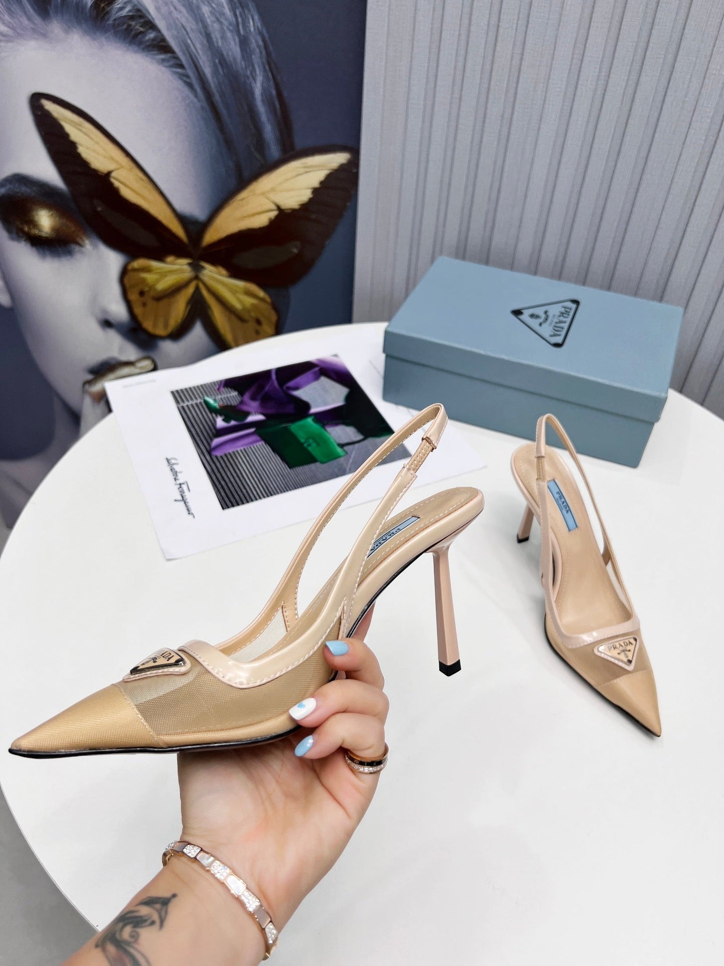 Туфлі-слінгбеки PRADA 26S, на шпильці 95 мм, тілесно-бежеві, з сітки, з логотипом