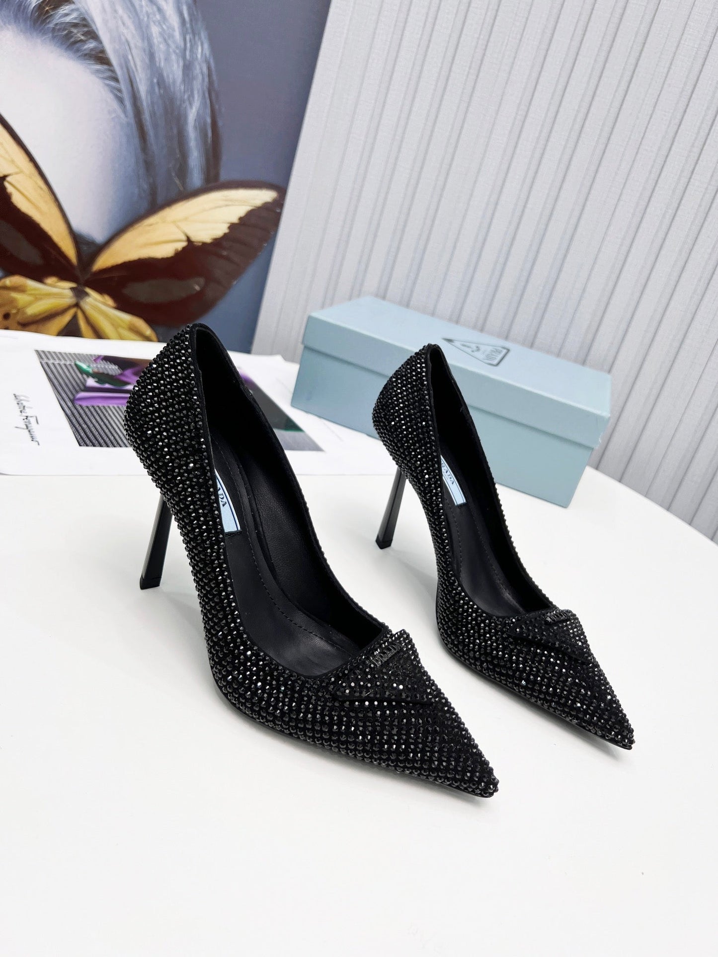 Жіночі туфлі-човники PRADA 26S на шпильці з загостреним носком, 95 мм, зі стразами, модель 2