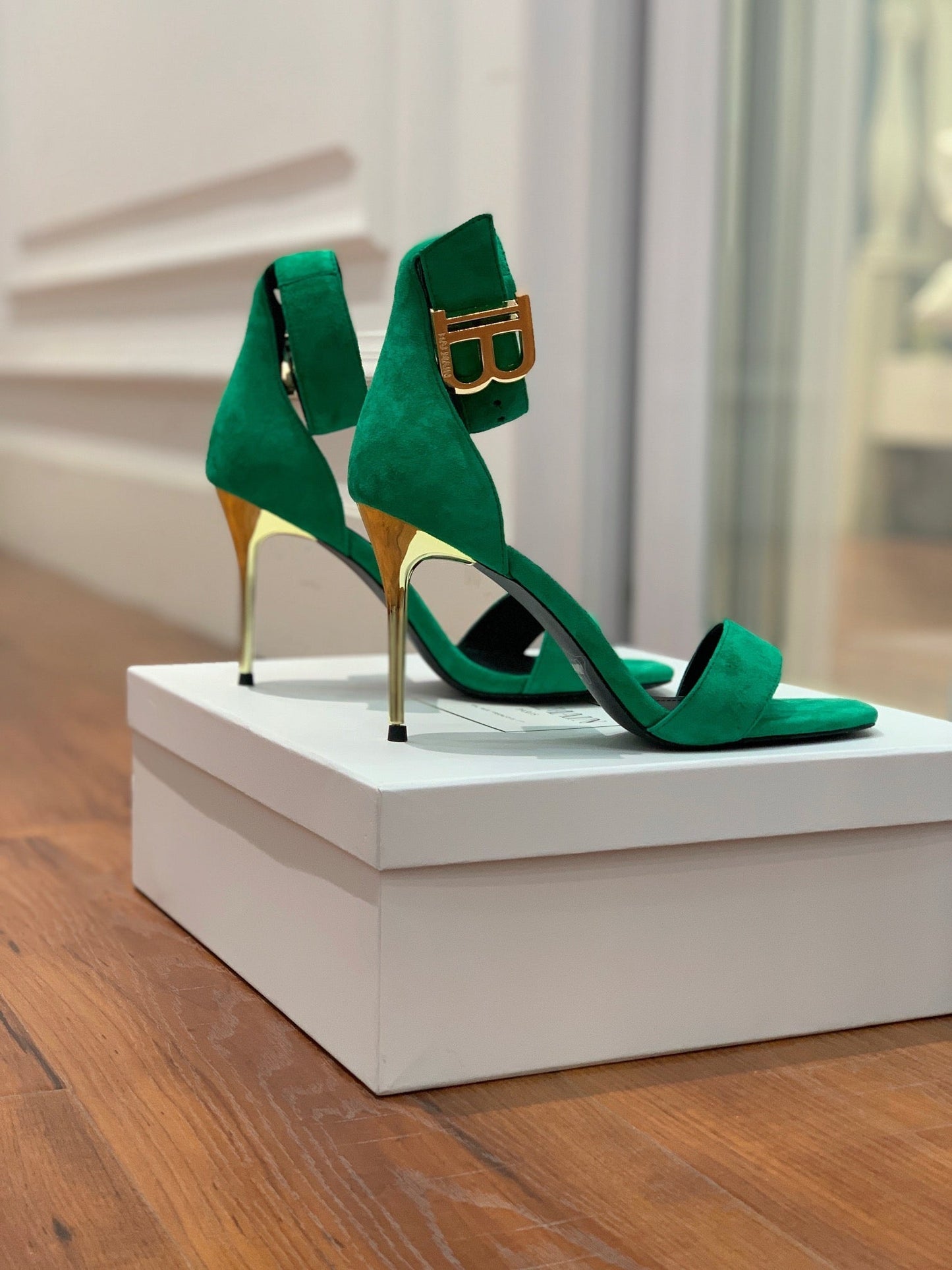 BALMAIN 25S THIN STRAP HIGH HEELS 105MM IN GREEN SUEDE GOLD HARDWARE - 36