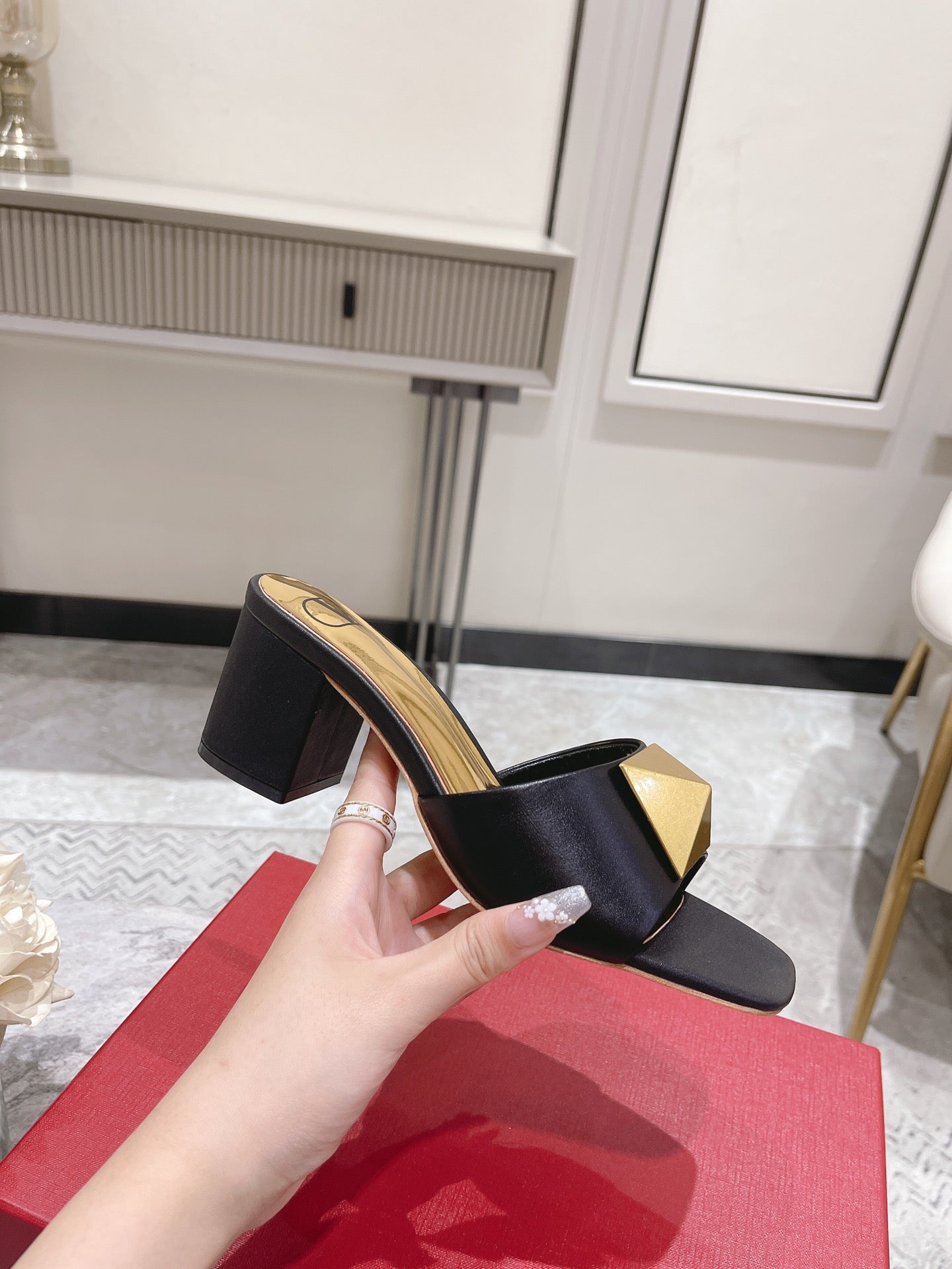 ONE STUD HEELED MULE 60 MM IN BLACK CALFSKIN - 34