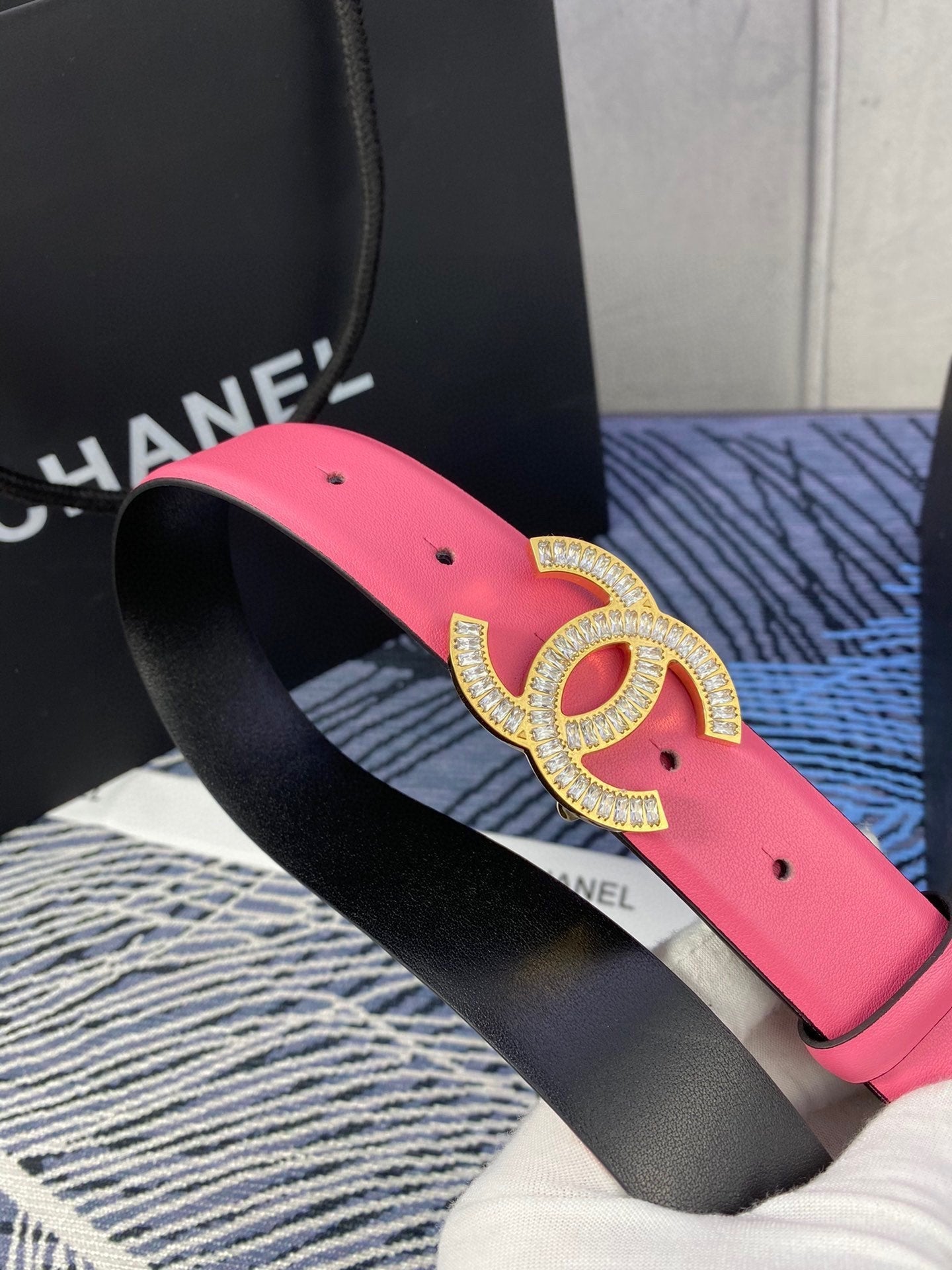 CHANEL 25S BELT 30 MM IN PINK CALFSKIN WITH GOLD HARDWARE 615094 - 30