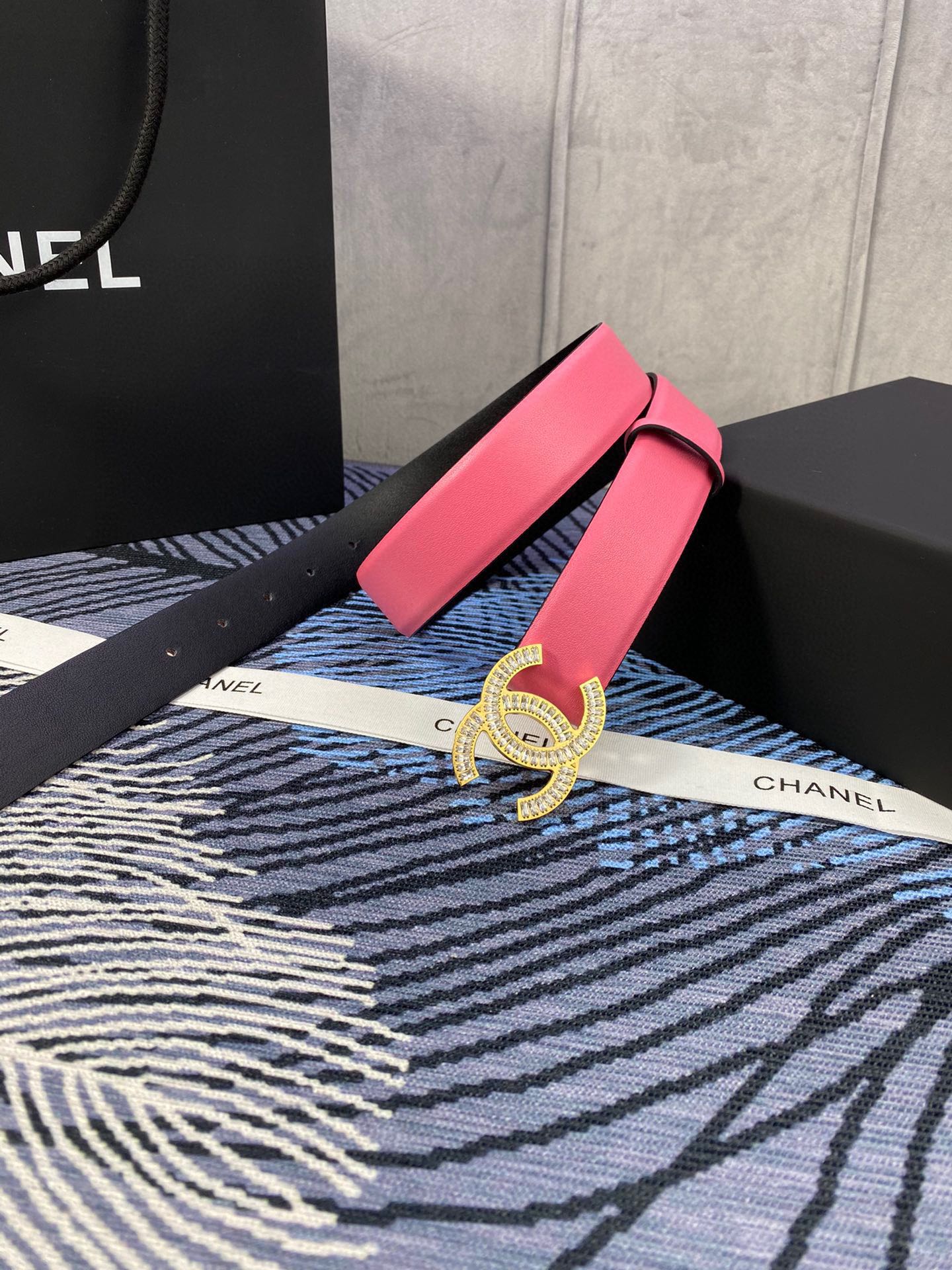 CHANEL 25S BELT 30 MM IN PINK CALFSKIN WITH GOLD HARDWARE 615094 - 30