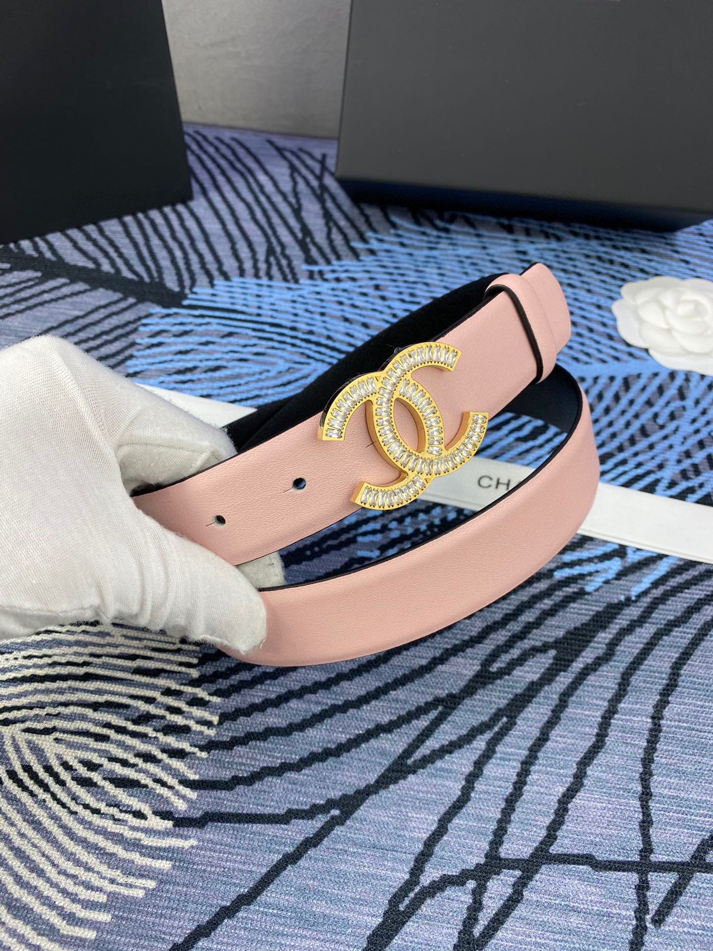 CHANEL 25S BELT 30 MM IN LIGHT PINK CALFSKIN WITH GOLD HARDWARE 615095 - 30