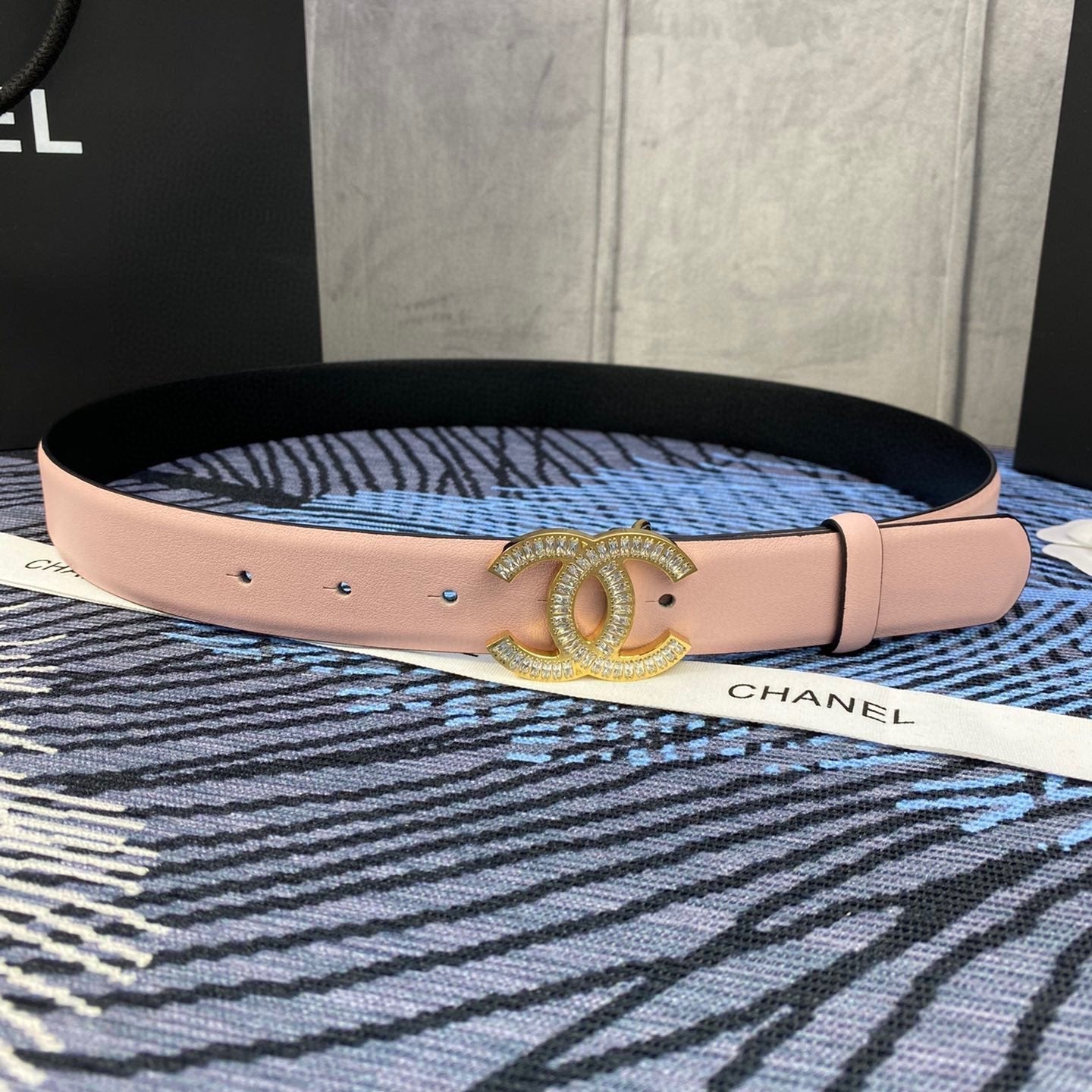 CHANEL 25S BELT 30 MM IN LIGHT PINK CALFSKIN WITH GOLD HARDWARE 615095 - 30