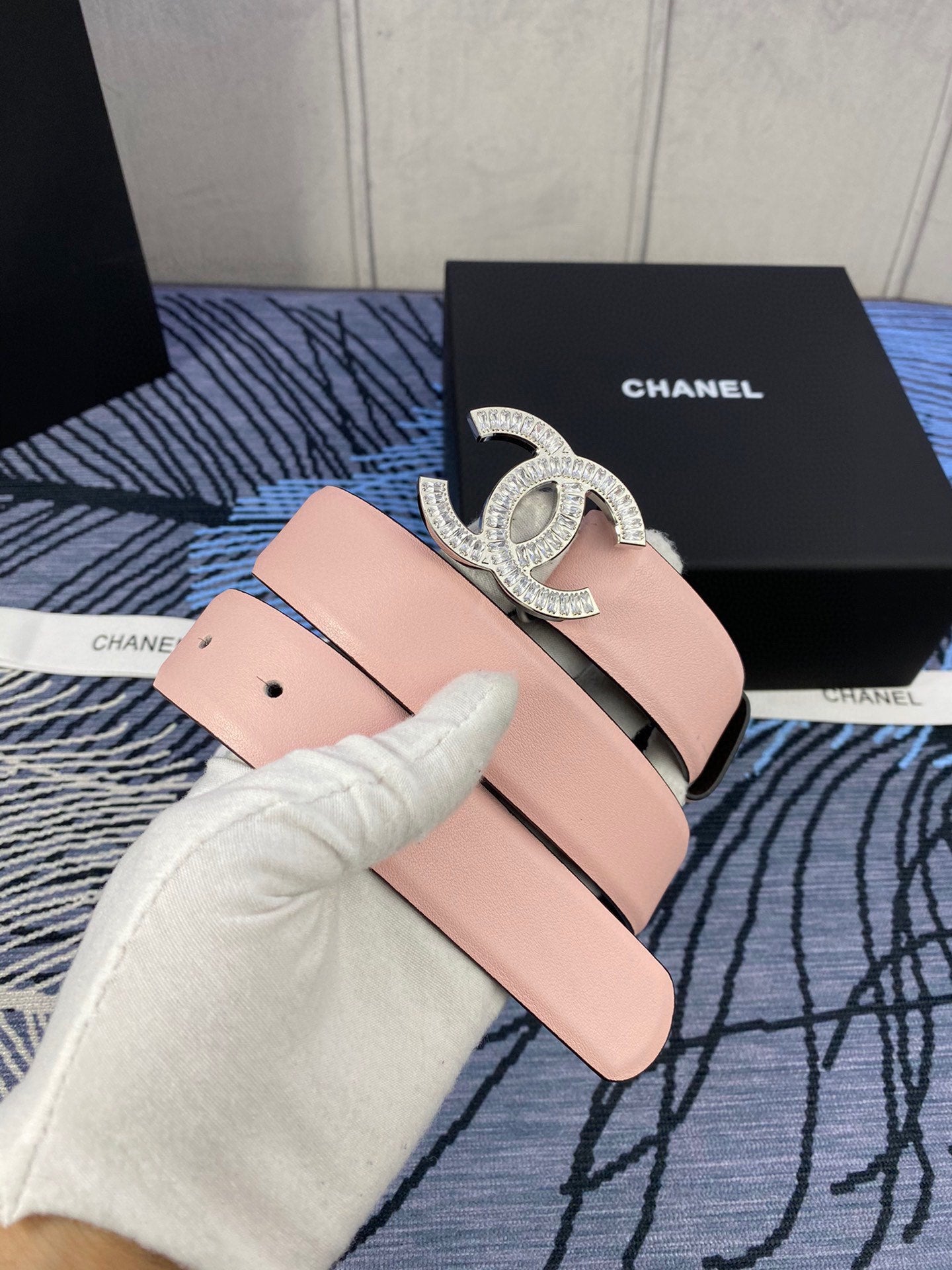 CHANEL 25S BELT 30 MM IN LIGHT PINK CALFSKIN WITH SILVER HARDWARE 615095 - 30