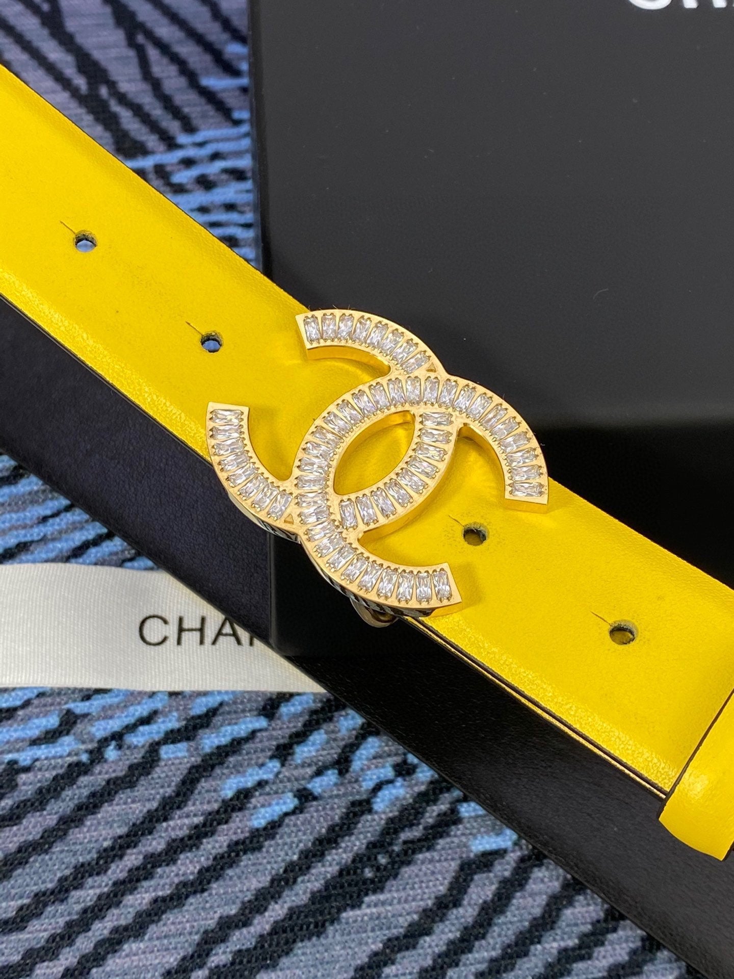 CHANEL 25S BELT 30 MM IN YELLOW CALFSKIN WITH GOLD HARDWARE 615096 - 30