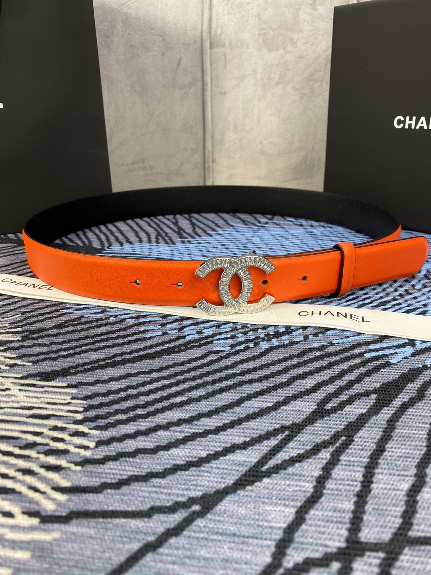CHANEL 25S BELT 30 MM IN ORANGE CALFSKIN WITH SILVER HARDWARE 615097 - 30