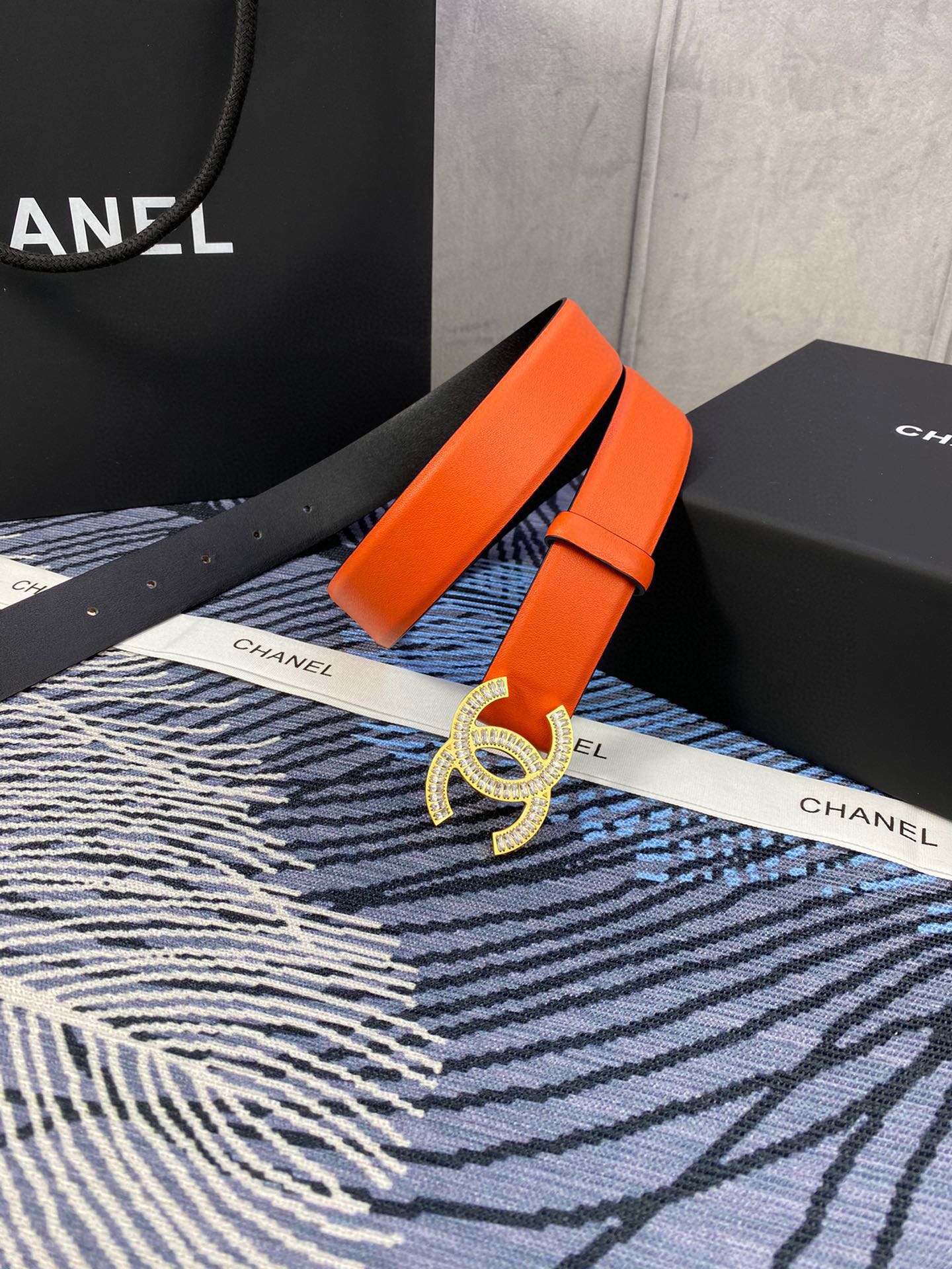 CHANEL 25S BELT 30 MM IN ORANGE CALFSKIN WITH GOLD HARDWARE 615097 - 30