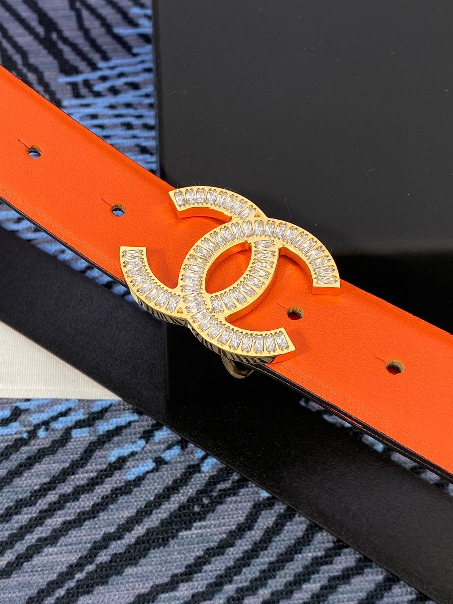 CHANEL 25S BELT 30 MM IN ORANGE CALFSKIN WITH GOLD HARDWARE 615097 - 30