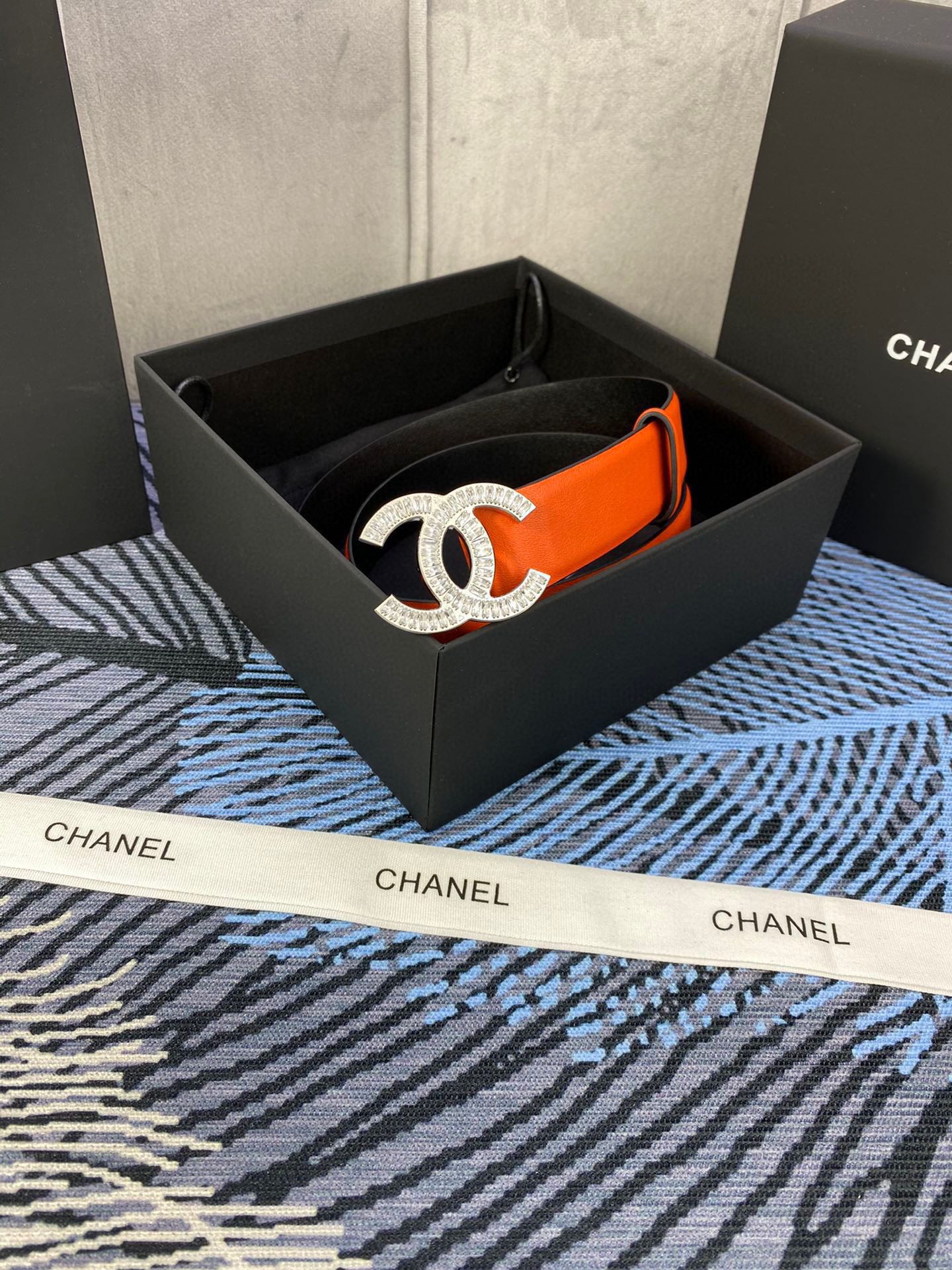 CHANEL 25S BELT 30 MM IN ORANGE CALFSKIN WITH GOLD HARDWARE 615097 - 30
