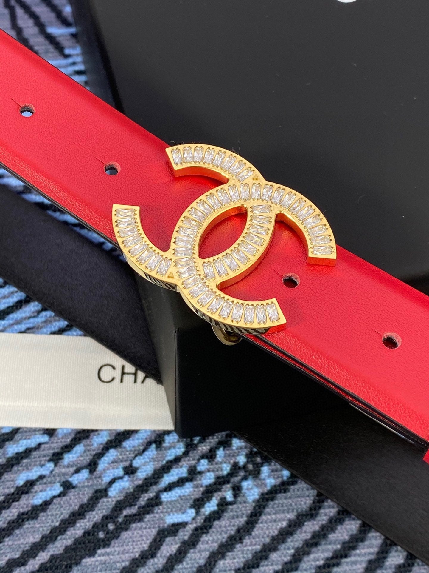 CHANEL 25S BELT 30 MM IN RED CALFSKIN WITH GOLD HARDWARE 615099 - 30