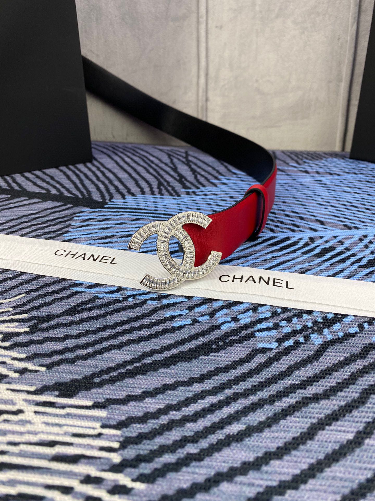 CHANEL 25S BELT 30 MM IN RED CALFSKIN WITH SILVER HARDWARE 615099 - 30