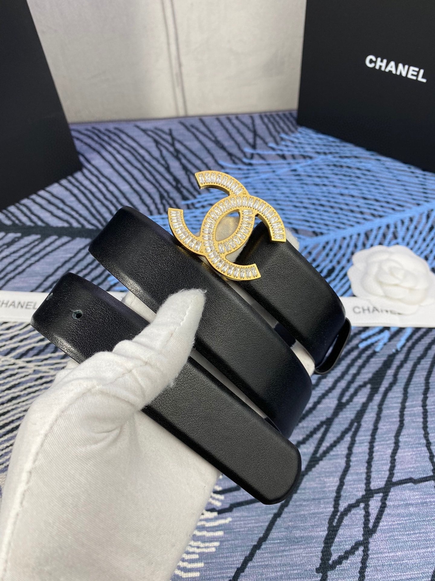 CHANEL 25S BELT 30 MM IN BLACK CALFSKIN WITH GOLD HARDWARE 615100 - 30
