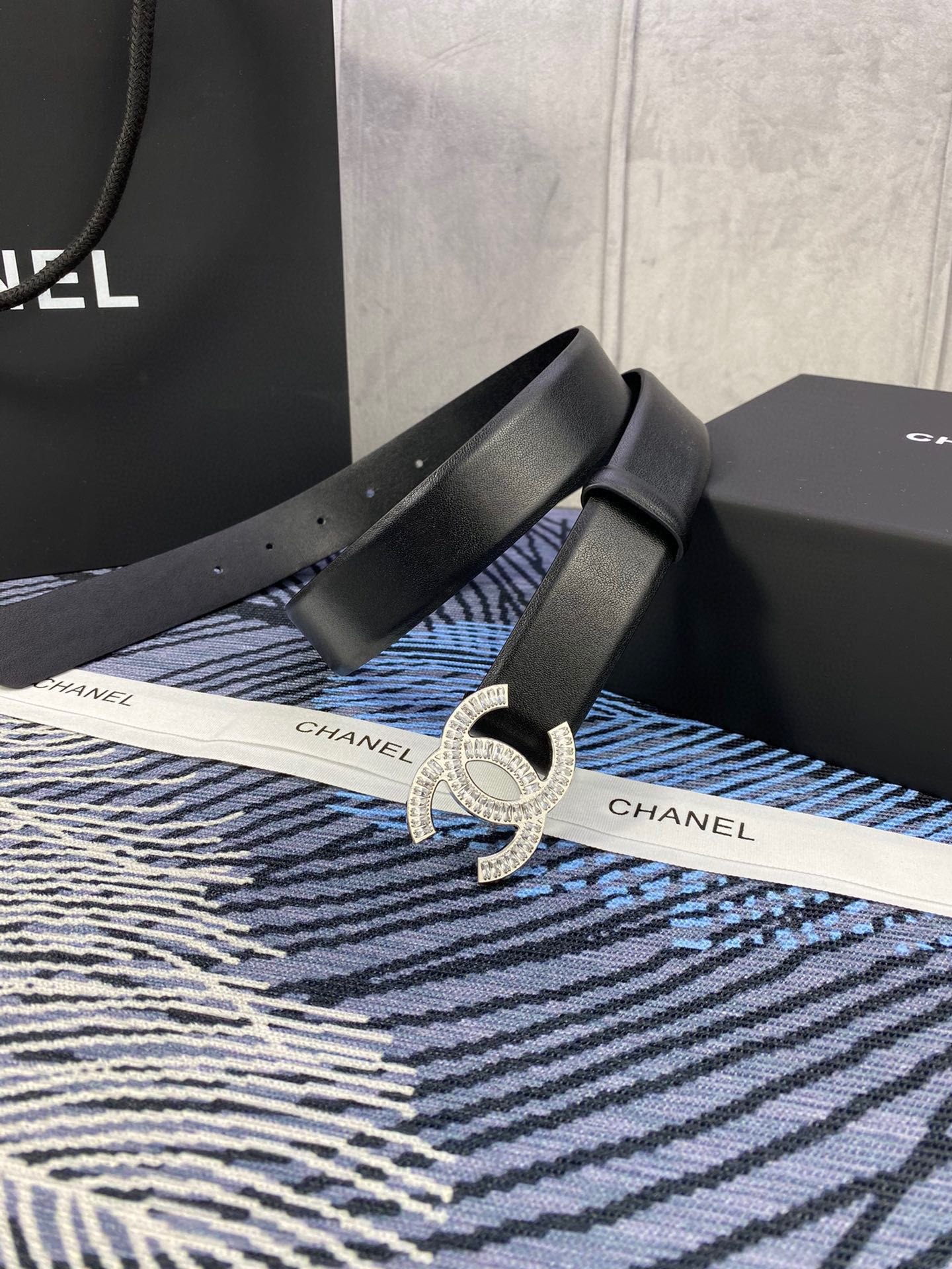 CHANEL 25S BELT 30 MM IN BLACK CALFSKIN WITH SILVER HARDWARE 615100 - 30