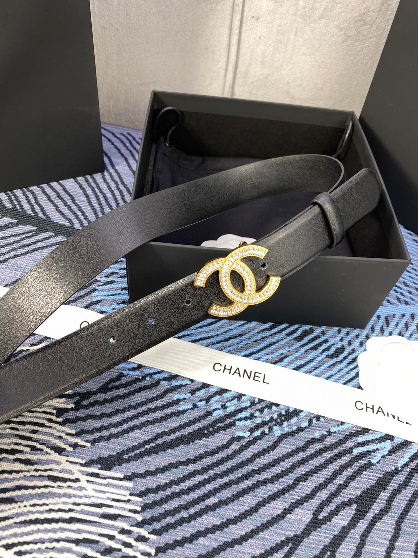 CHANEL 25S BELT 30 MM IN BLACK CALFSKIN WITH GOLD HARDWARE 615100 - 30