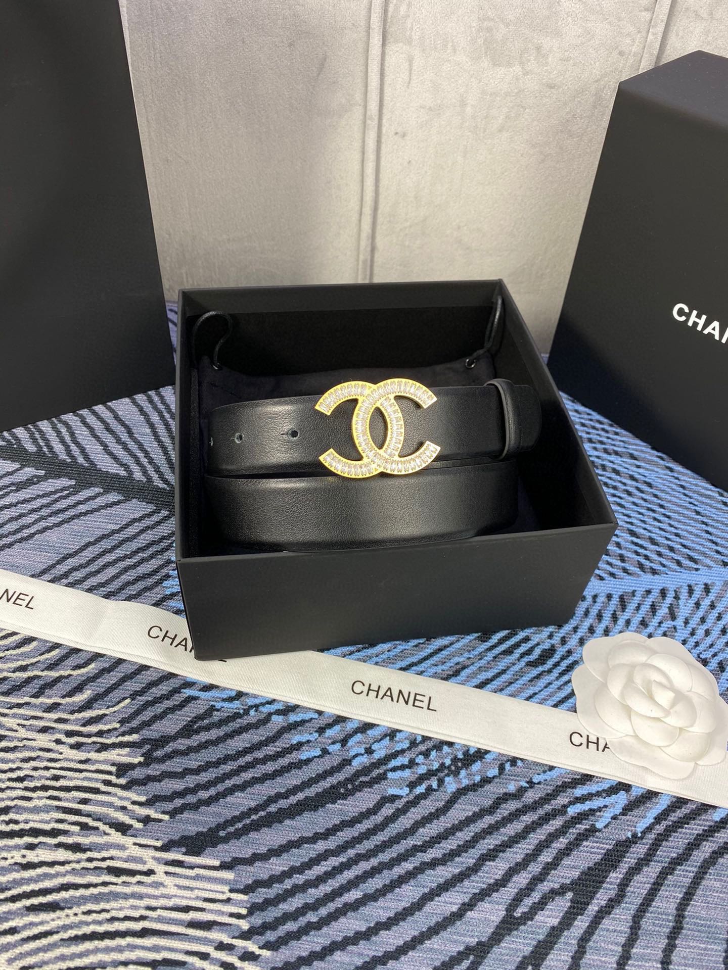 CHANEL 25S BELT 30 MM IN BLACK CALFSKIN WITH GOLD HARDWARE 615100 - 30