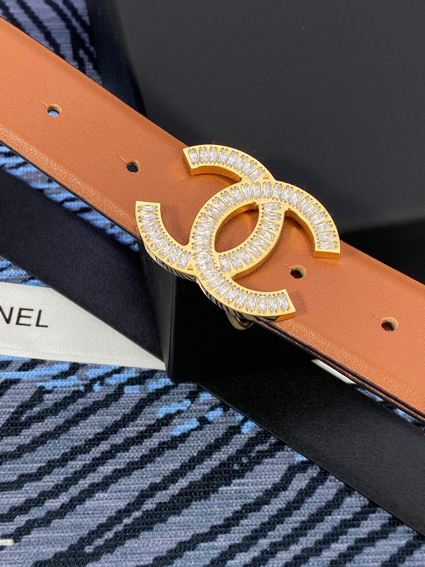 CHANEL 25S BELT 30 MM IN BROWN CALFSKIN WITH GOLD HARDWARE 615101 - 30