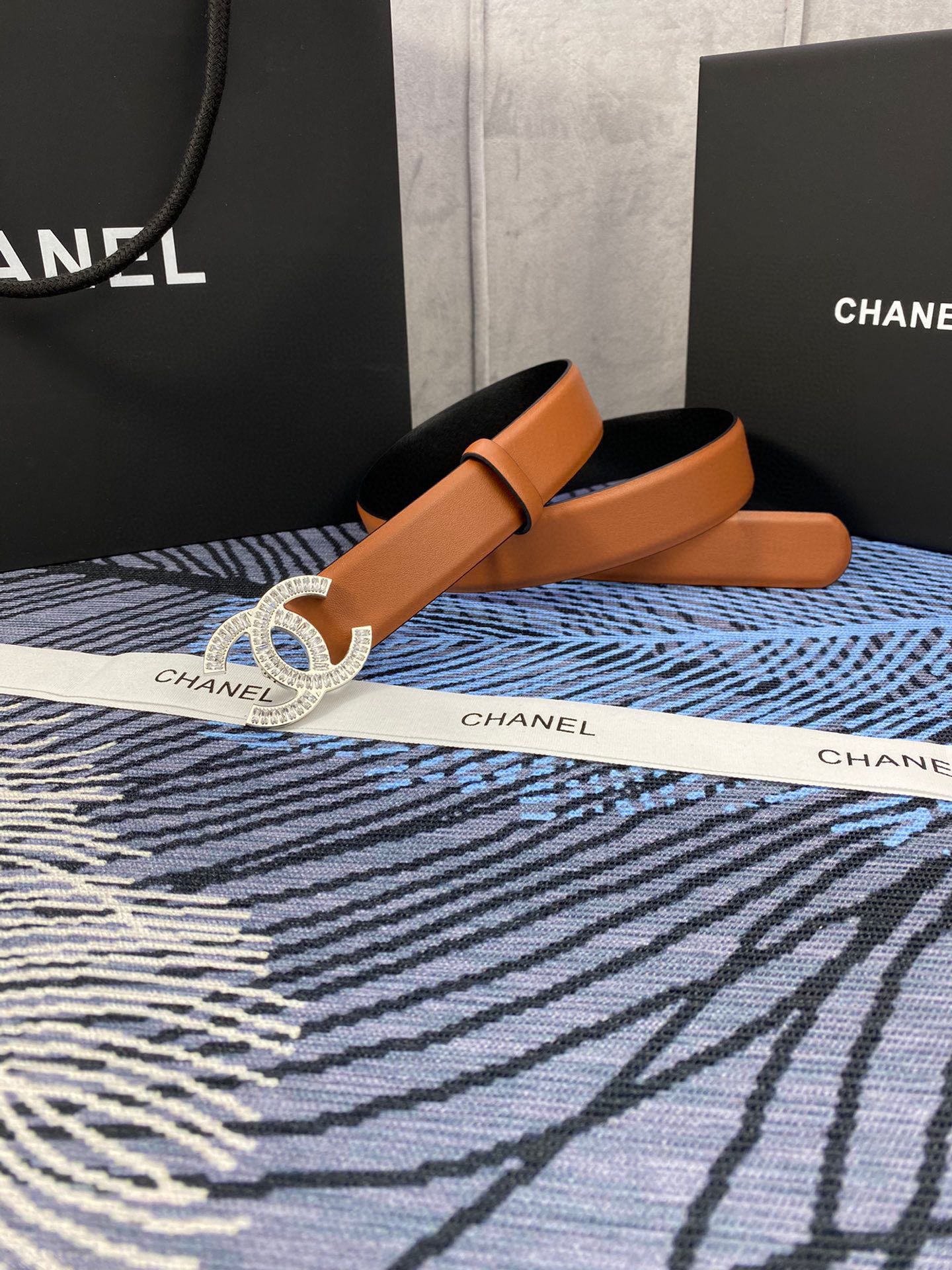 CHANEL 25S BELT 30 MM IN BROWN CALFSKIN WITH SILVER HARDWARE 615101 - 30
