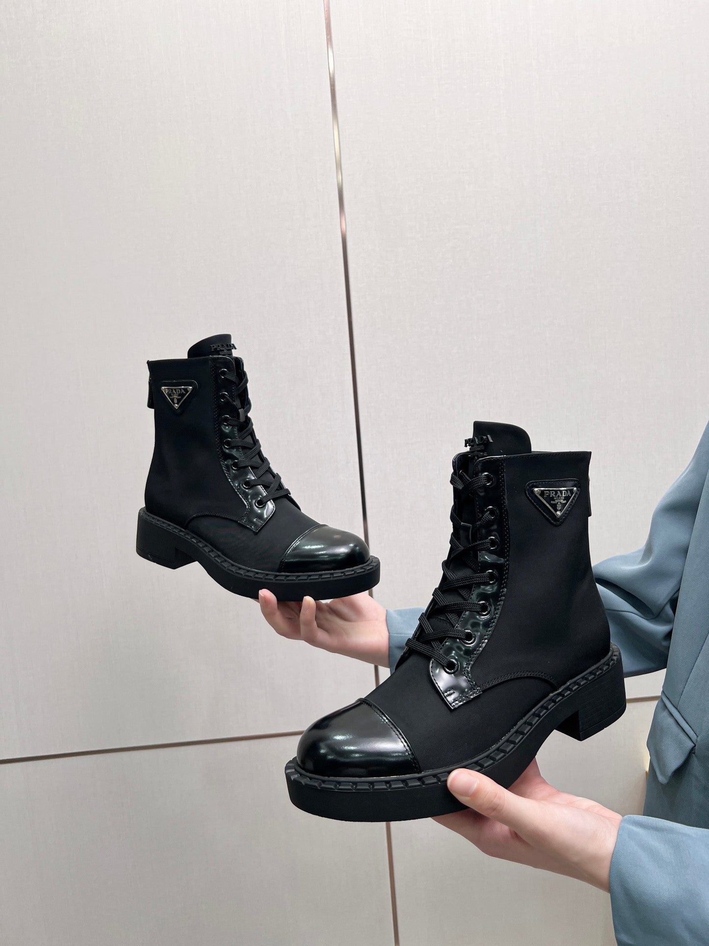 LACE-UP ANKLE BOOTS IN BLACK DENIM AND SHEEPSKIN LINING - 35