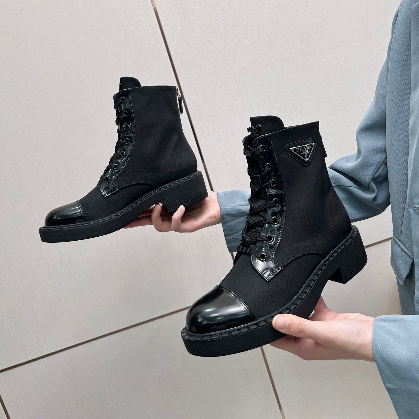 LACE-UP ANKLE BOOTS IN BLACK DENIM AND SHEEPSKIN LINING - 35
