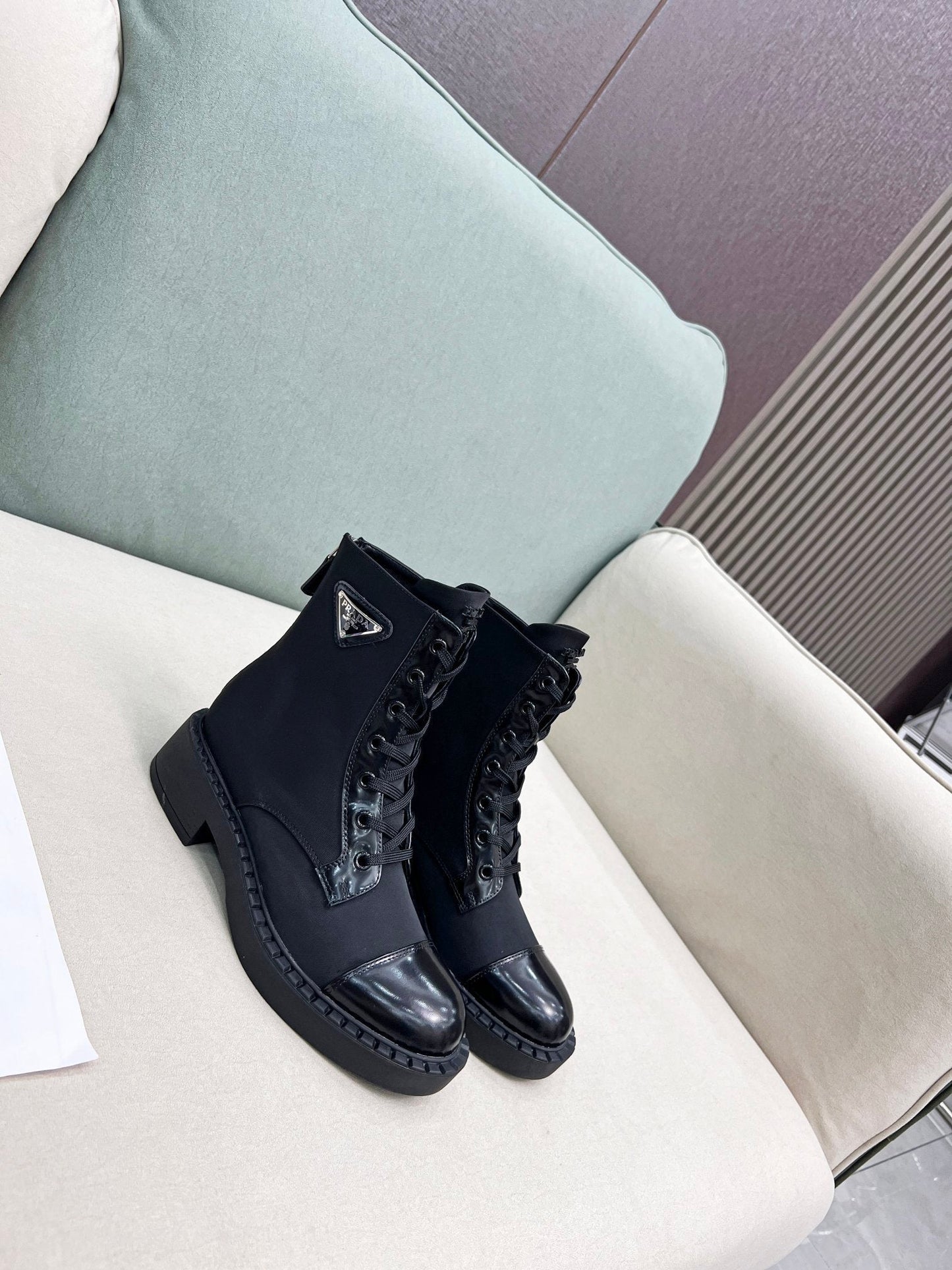 LACE-UP ANKLE BOOTS IN BLACK DENIM AND SHEEPSKIN LINING - 35