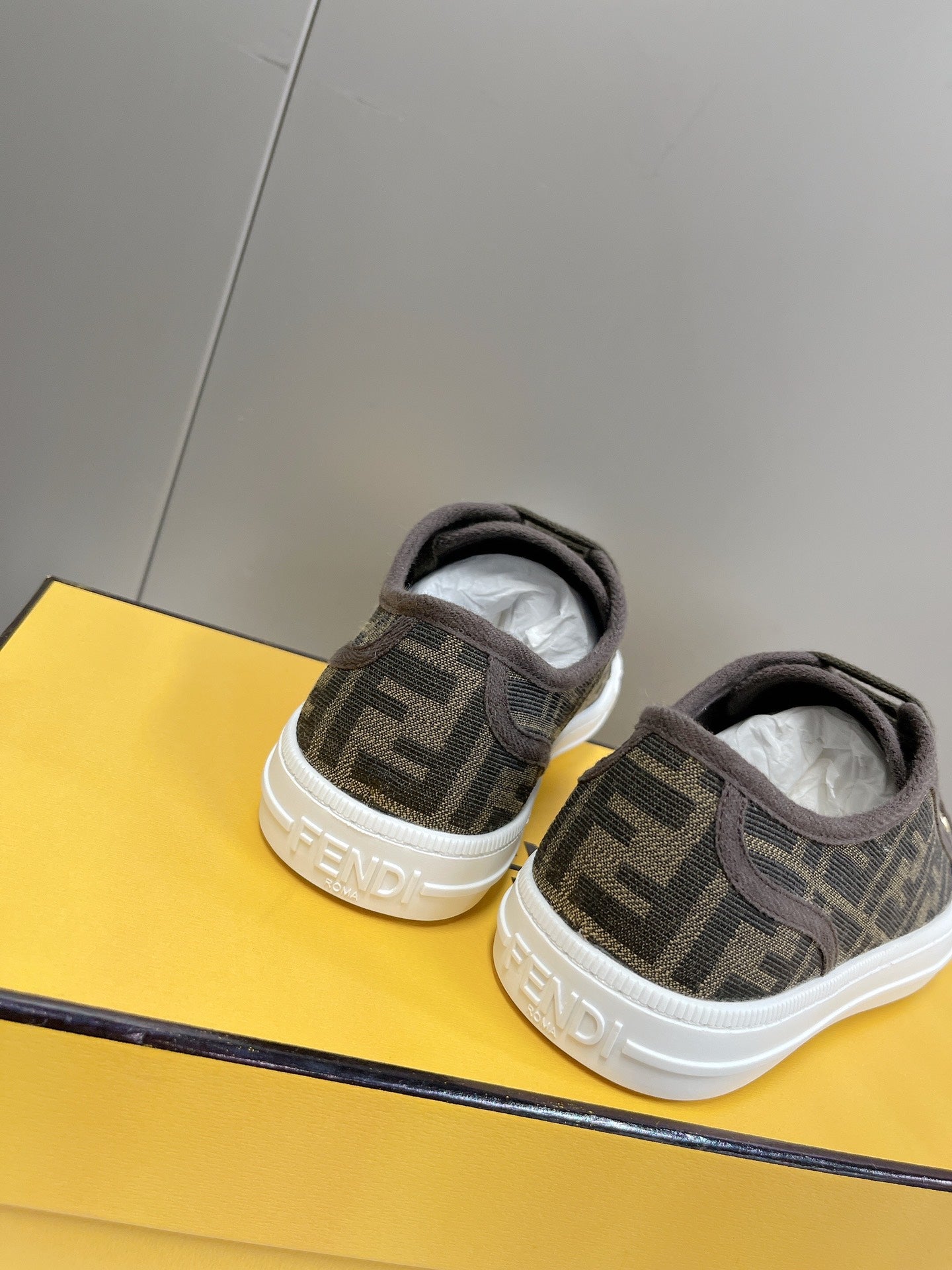 FENDI DOMINO MOTIF LOW-TOP SNEAKERS IN BROWN CANVAS - 35