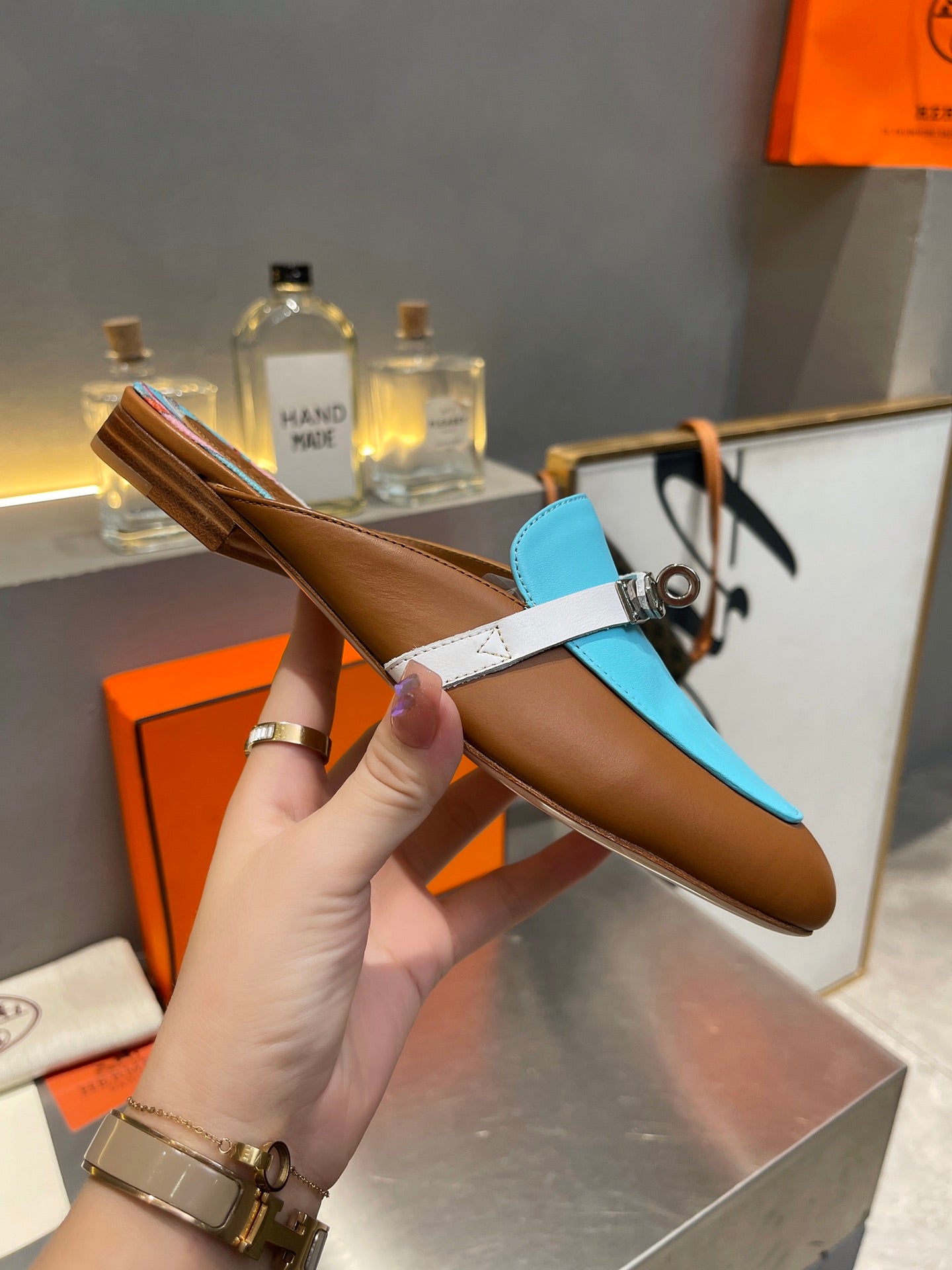 0Z MULE CARAMEL AND SKY CALFSKIN WITH PATTERN - 35
