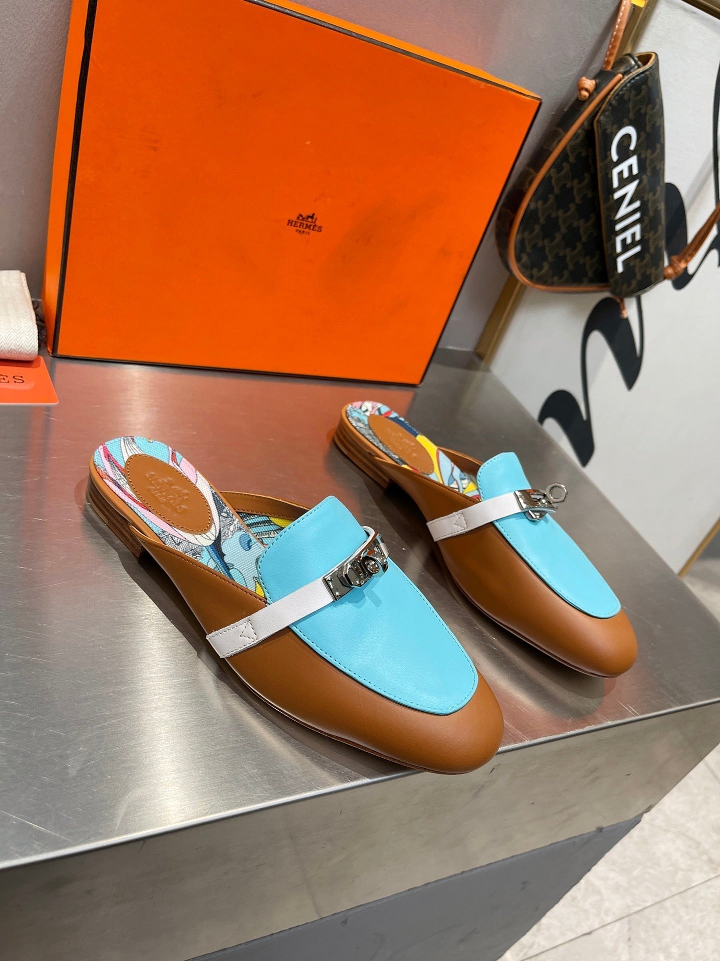 0Z MULE CARAMEL AND SKY CALFSKIN WITH PATTERN - 35