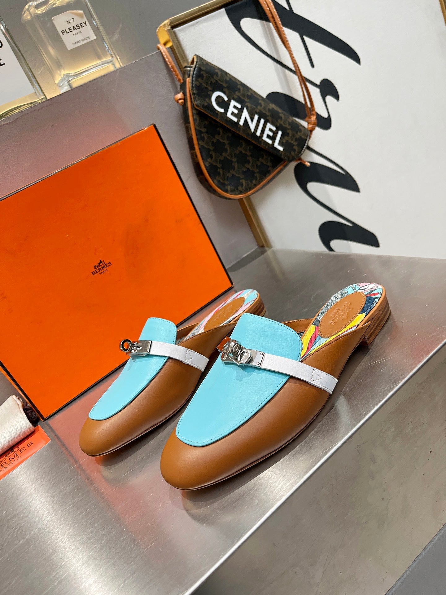 0Z MULE CARAMEL AND SKY CALFSKIN WITH PATTERN - 35
