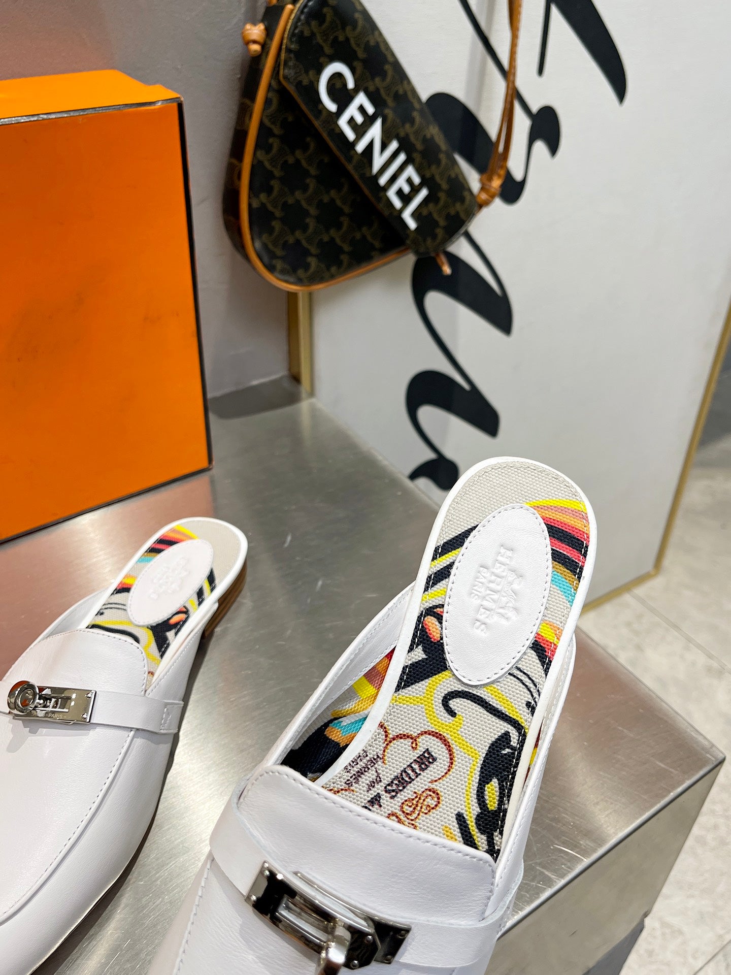 0Z MULE WHITE CALFSKIN WITH BLACK PATTERN - 35