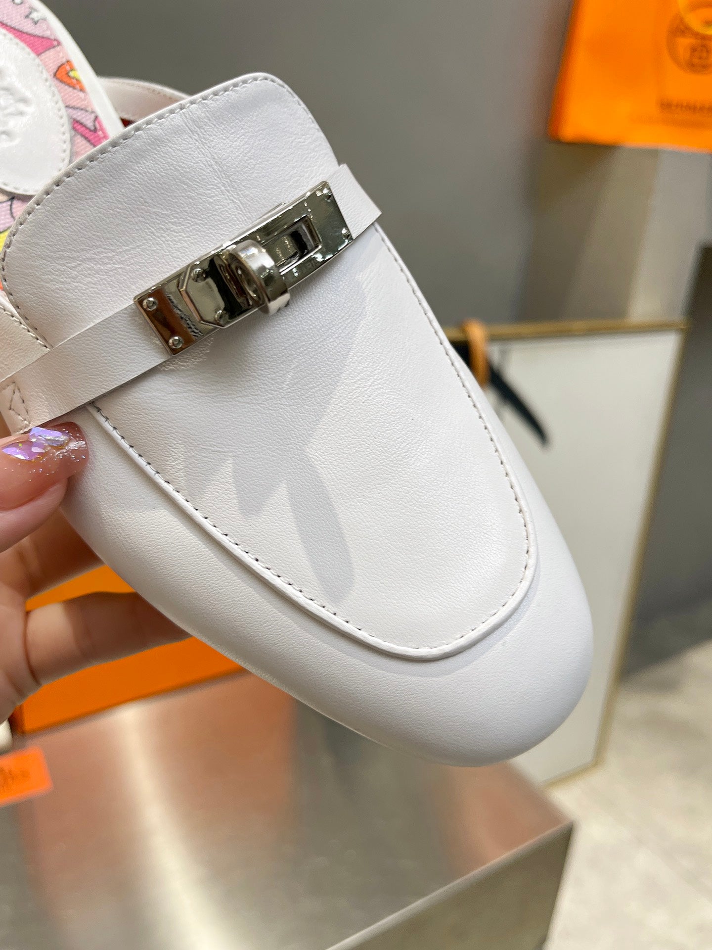 0Z MULE WHITE CALFSKIN WITH PATTERN - 35