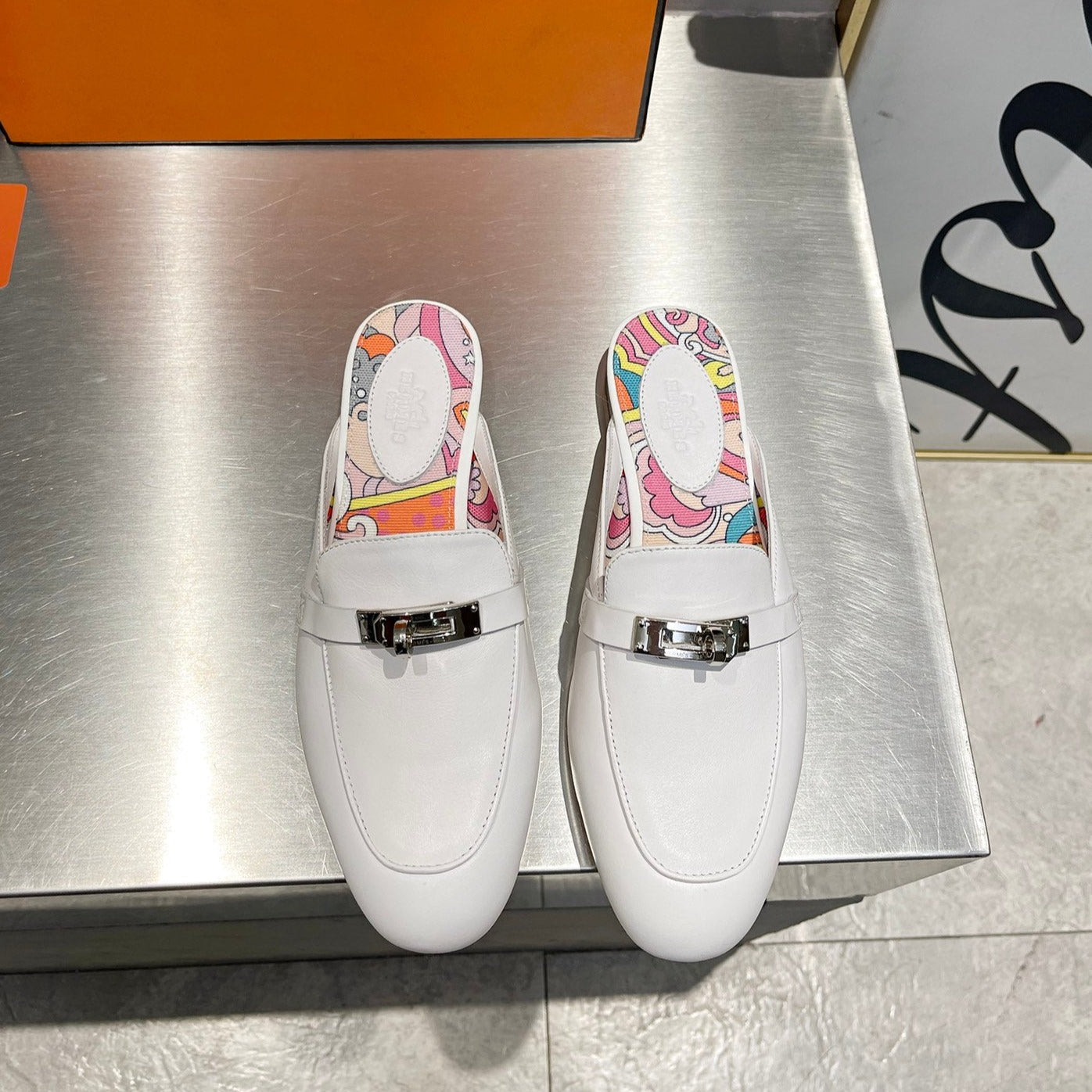0Z MULE WHITE CALFSKIN WITH PATTERN - 35
