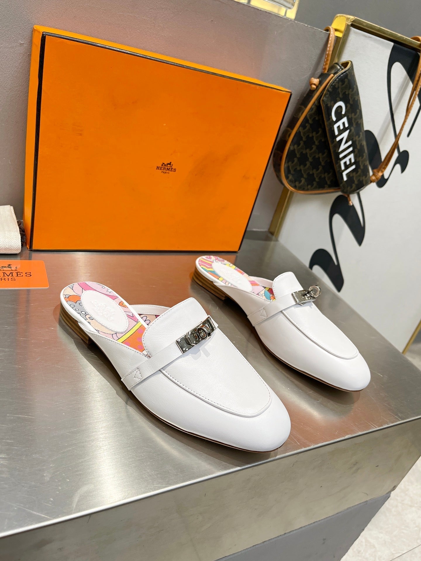 0Z MULE WHITE CALFSKIN WITH PATTERN - 35