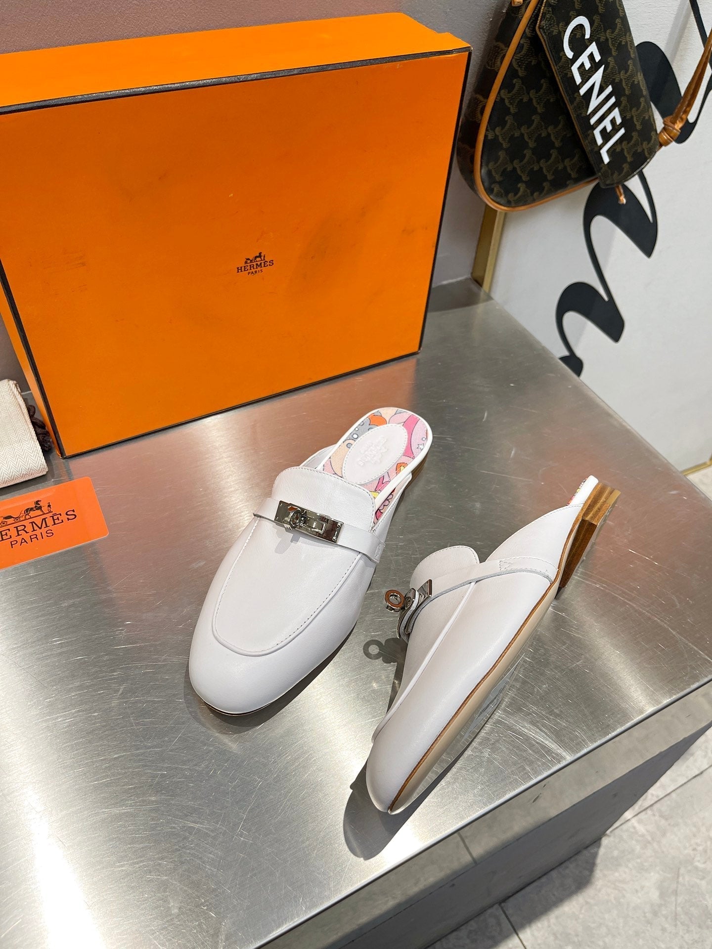0Z MULE WHITE CALFSKIN WITH PATTERN - 35