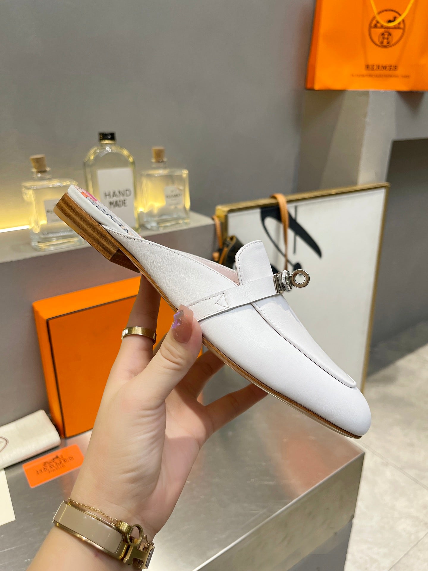 0Z MULE WHITE CALFSKIN WITH PATTERN - 35