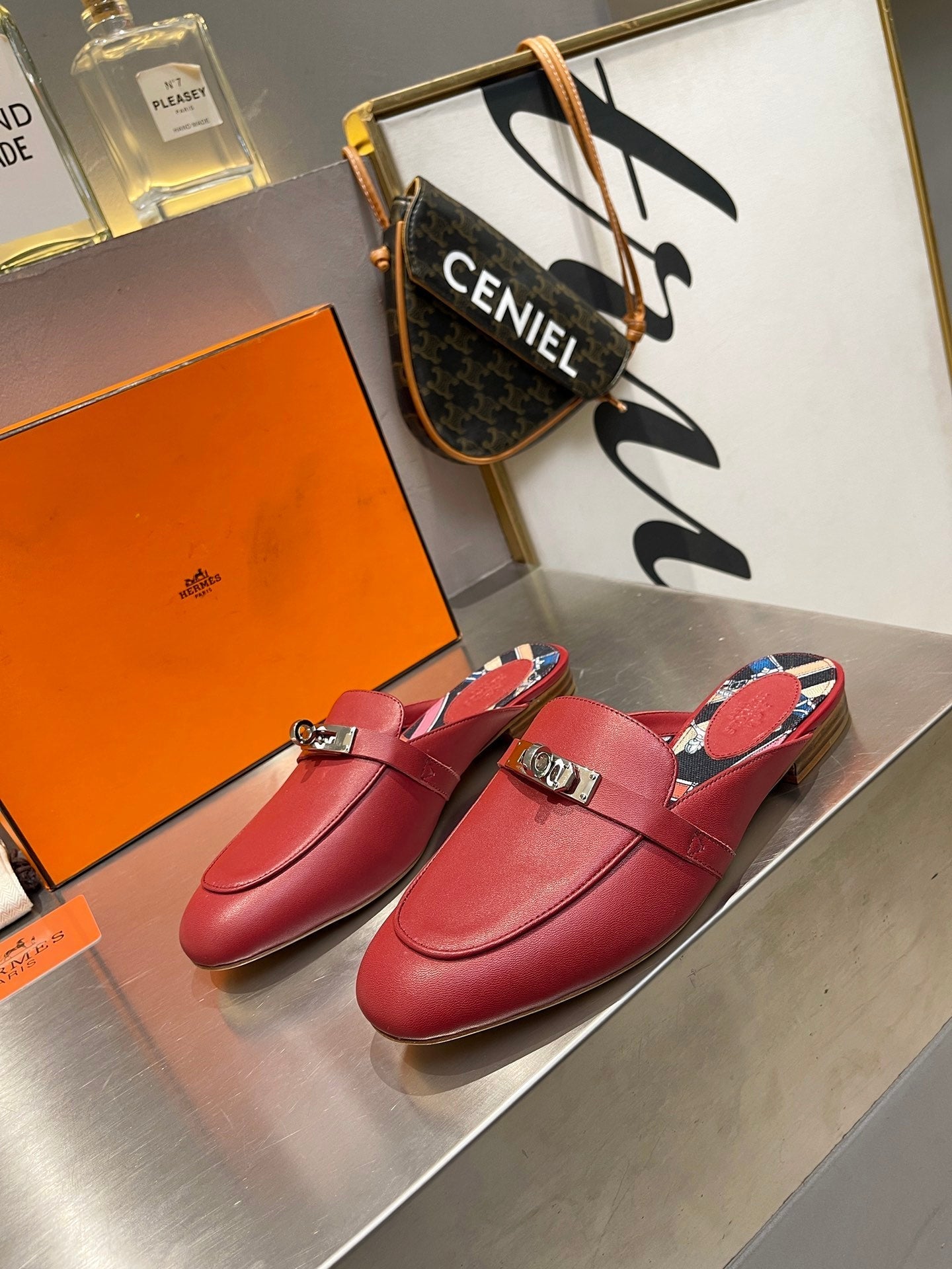 0Z MULE RUBY CALFSKIN WITH PATTERN - 35