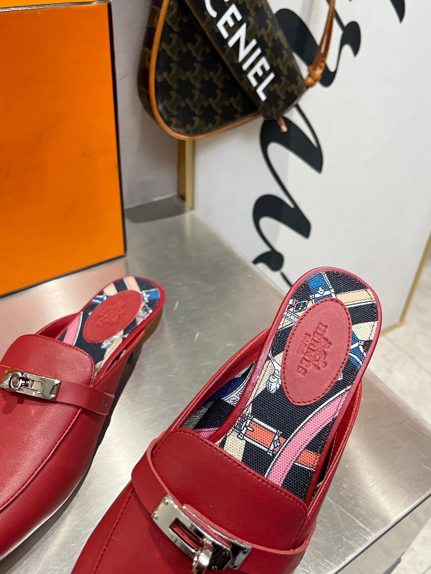 0Z MULE RUBY CALFSKIN WITH PATTERN - 35