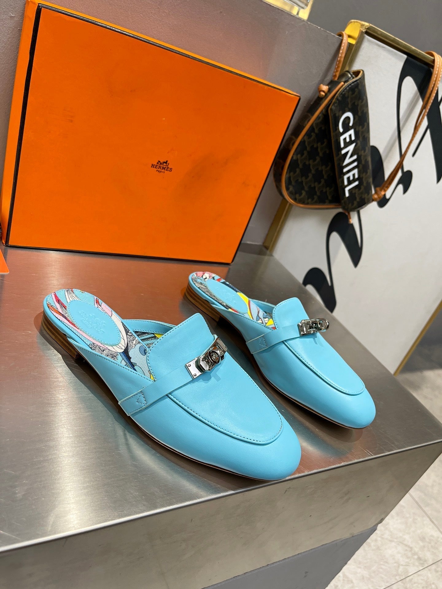 0Z MULE SKY CALFSKIN WITH PATTERN - 35