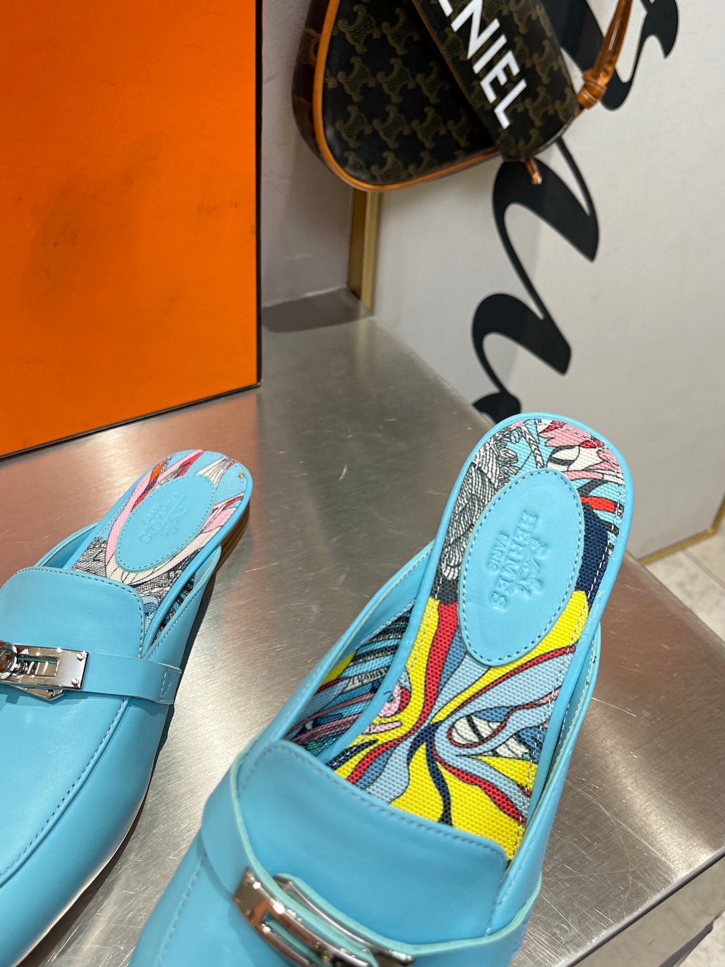 0Z MULE SKY CALFSKIN WITH PATTERN - 35