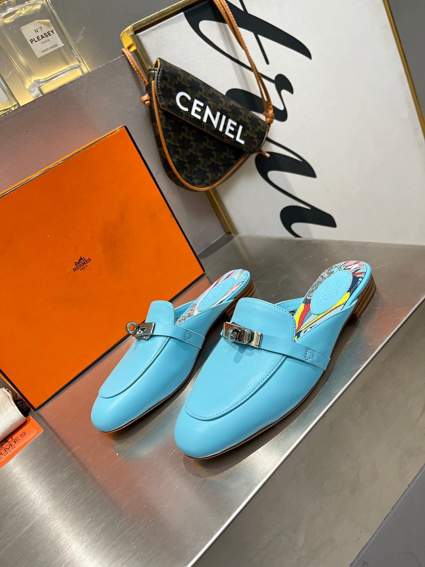 0Z MULE SKY CALFSKIN WITH PATTERN - 35