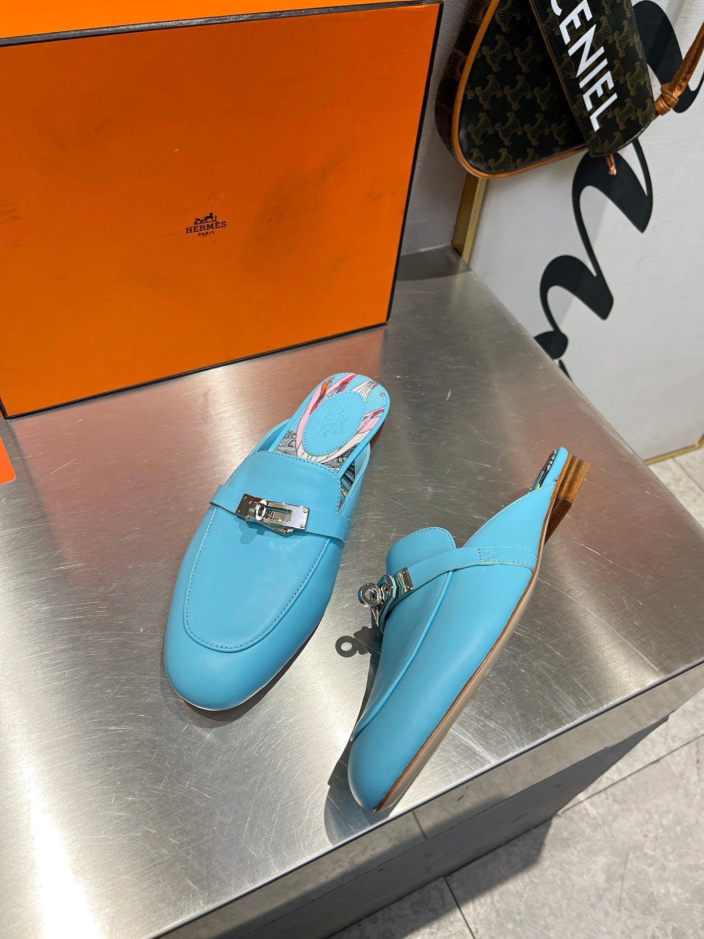0Z MULE SKY CALFSKIN WITH PATTERN - 35
