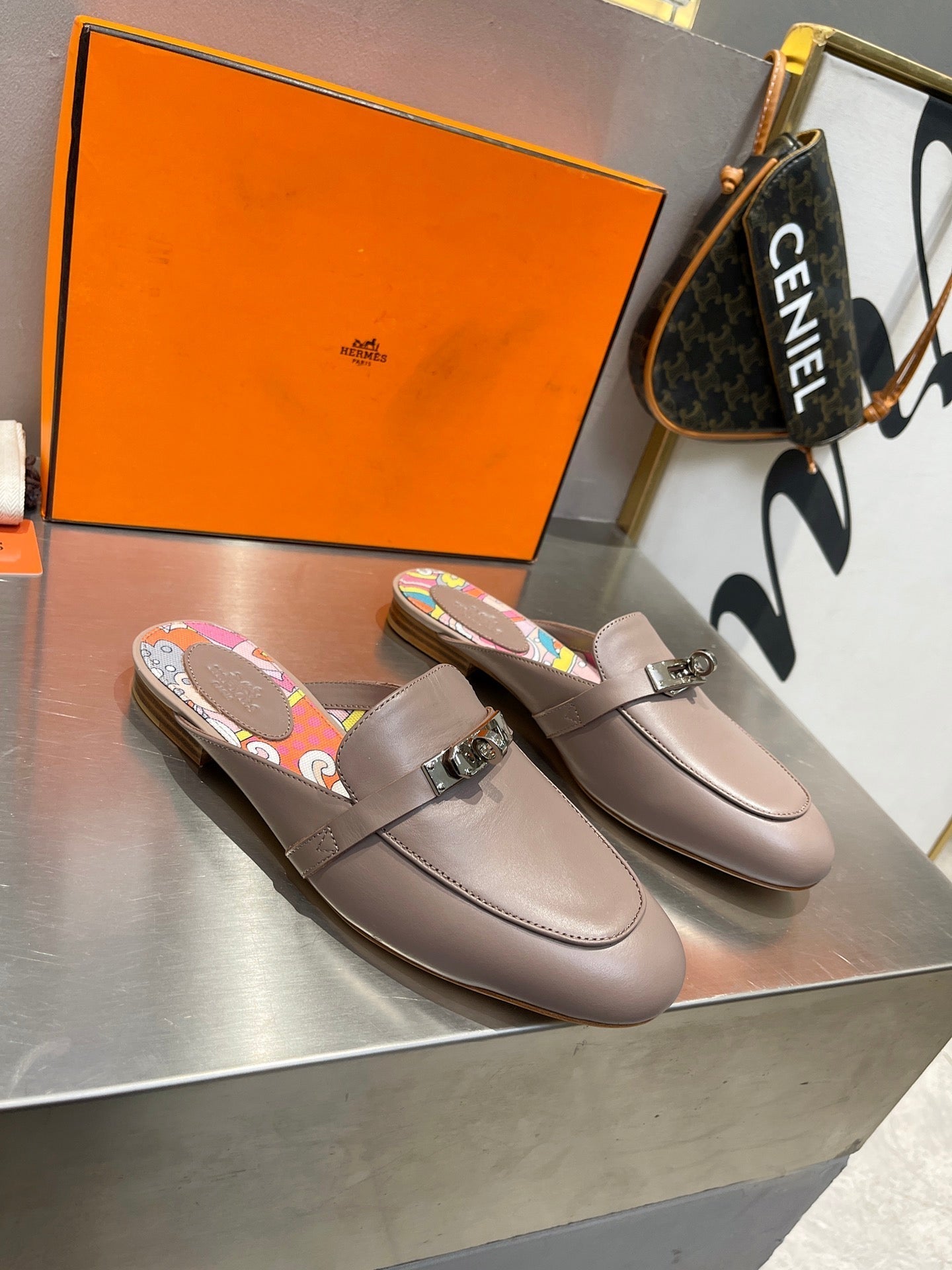 0Z MULE ASH CALFSKIN WITH PATTERN - 35