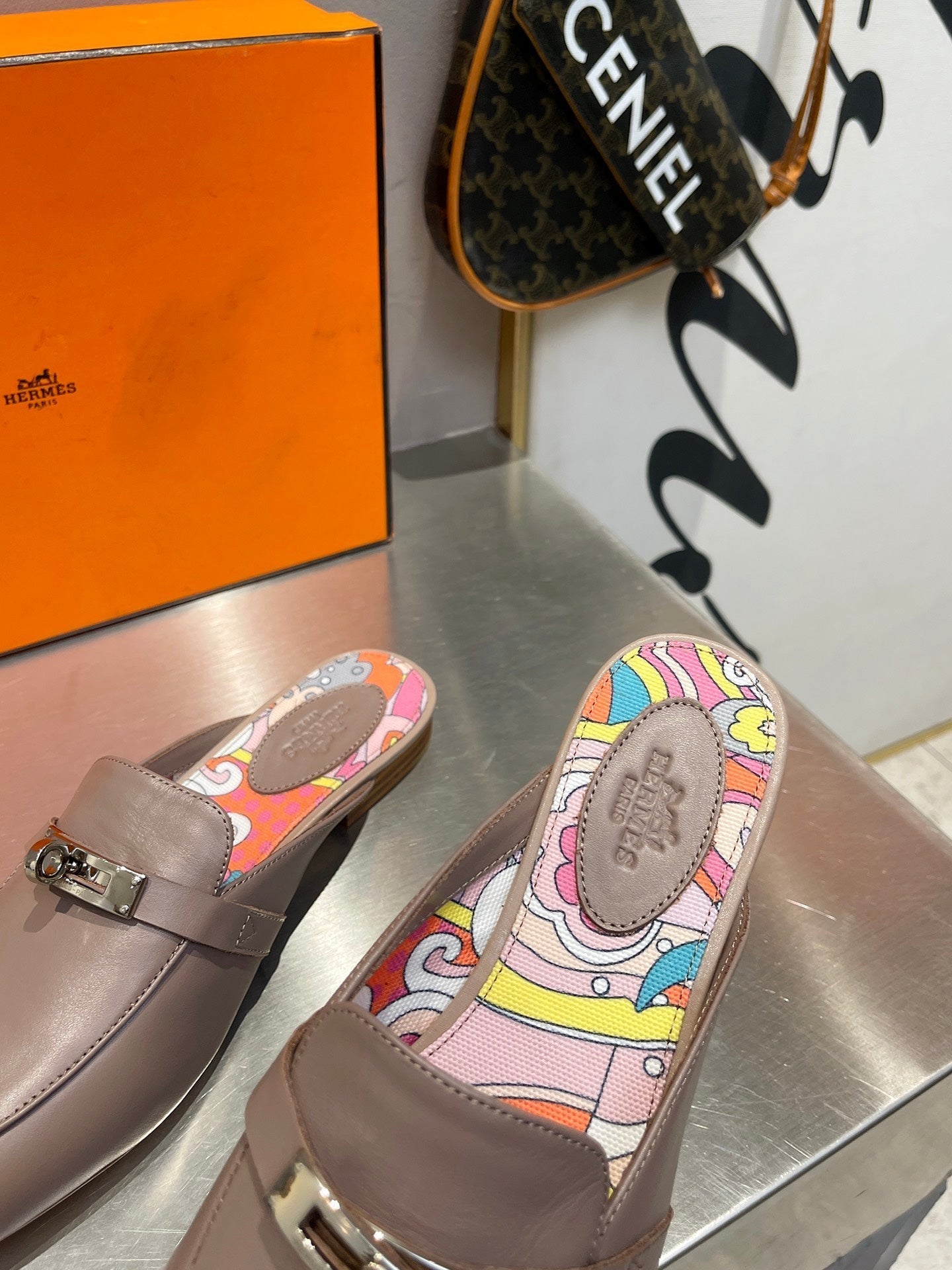 0Z MULE ASH CALFSKIN WITH PATTERN - 35