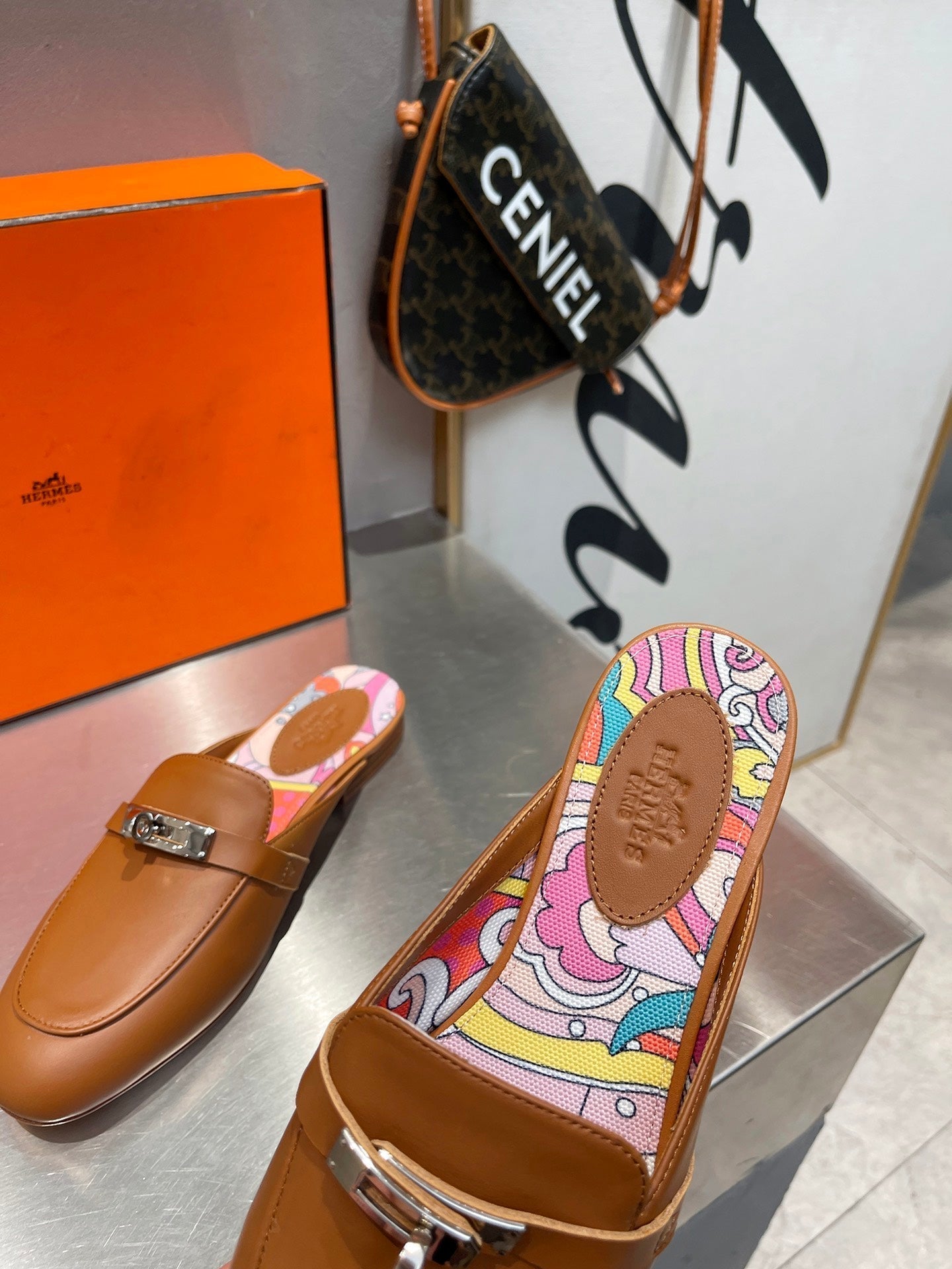 0Z MULE CARAMEL CALFSKIN WITH PATTERN - 35
