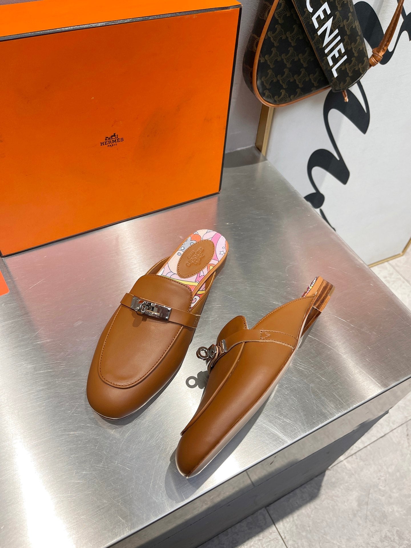 0Z MULE CARAMEL CALFSKIN WITH PATTERN - 35