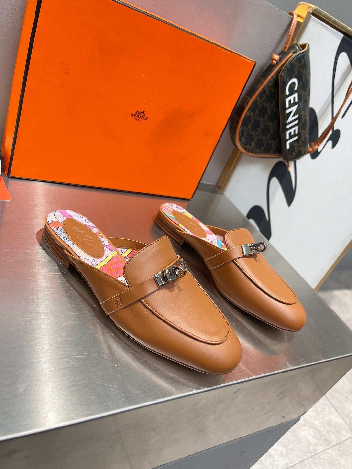 0Z MULE CARAMEL CALFSKIN WITH PATTERN - 35