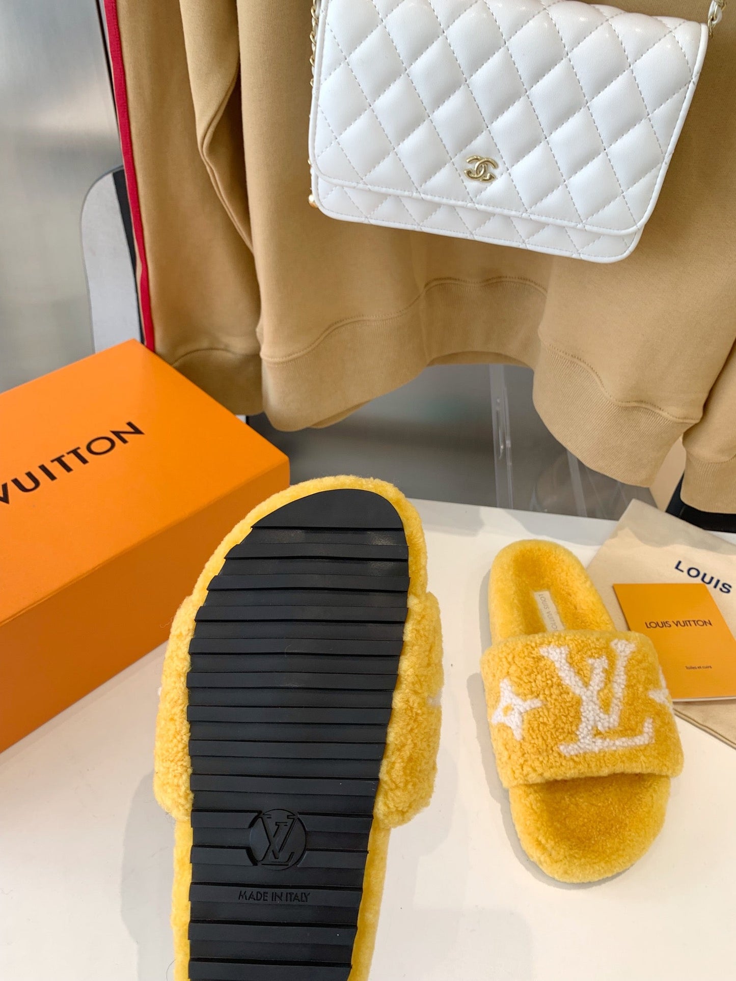 LV WOMEN'S PASEO FLAT SLIPPER IN YELLOW FLEECE WITH WHITE LOGO - 35
