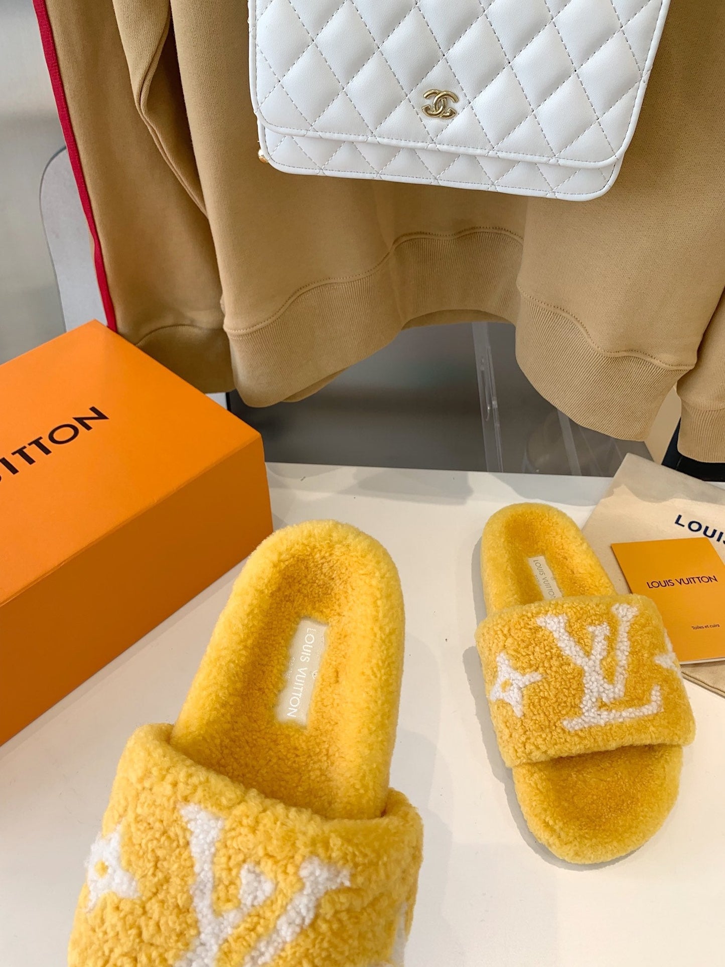 LV WOMEN'S PASEO FLAT SLIPPER IN YELLOW FLEECE WITH WHITE LOGO - 35