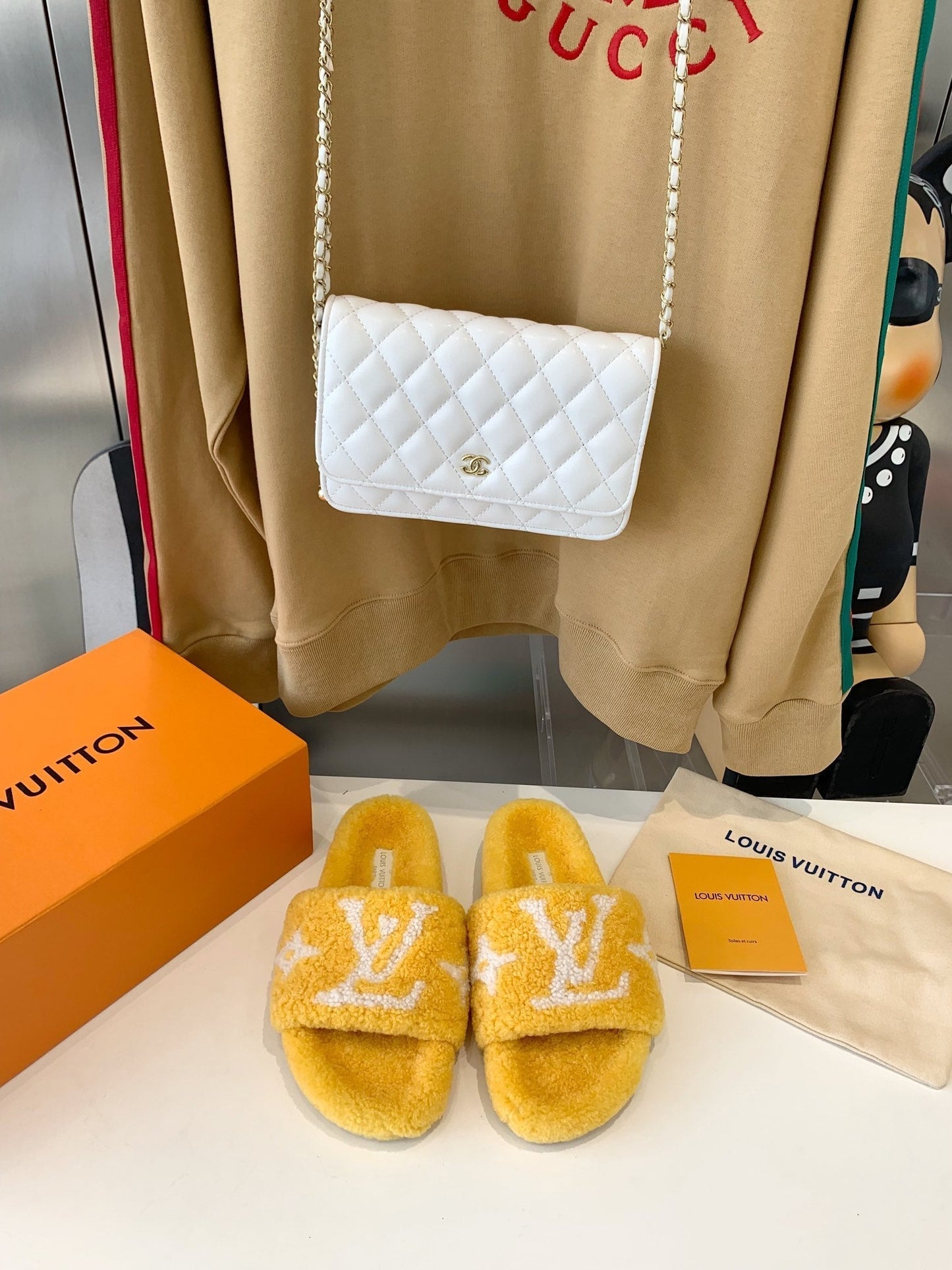 LV WOMEN'S PASEO FLAT SLIPPER IN YELLOW FLEECE WITH WHITE LOGO - 35